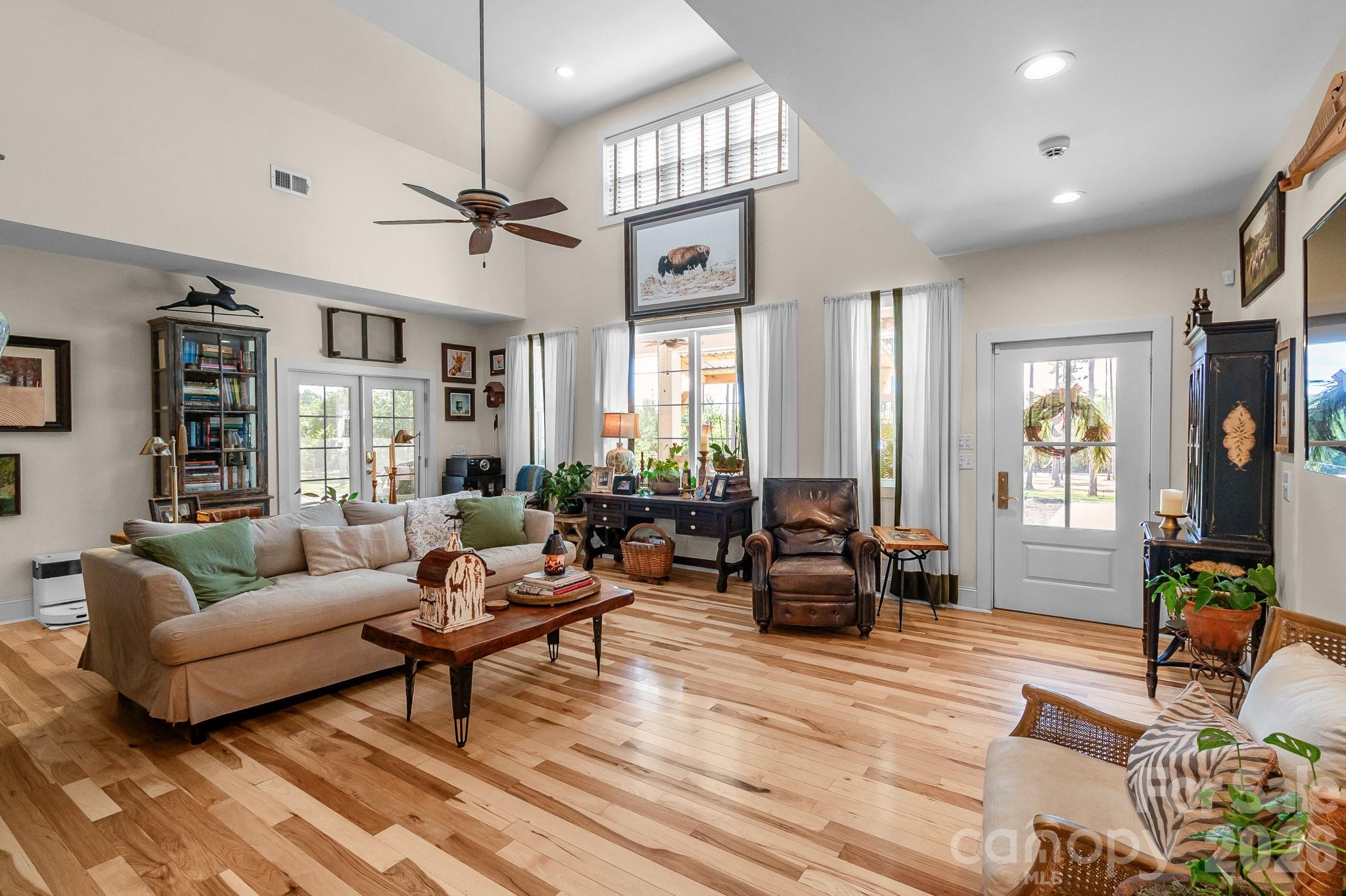 718 Jones Road Property Photo 10