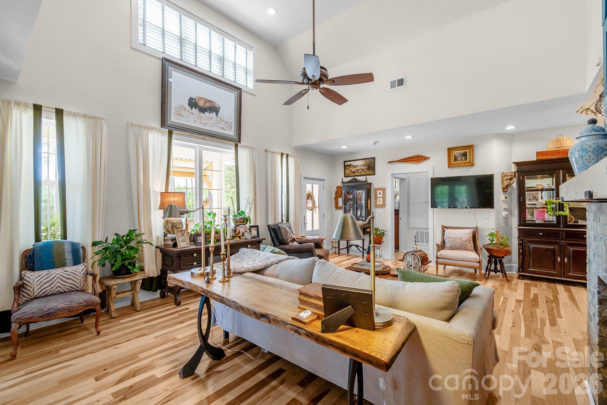 718 Jones Road Property Photo 11