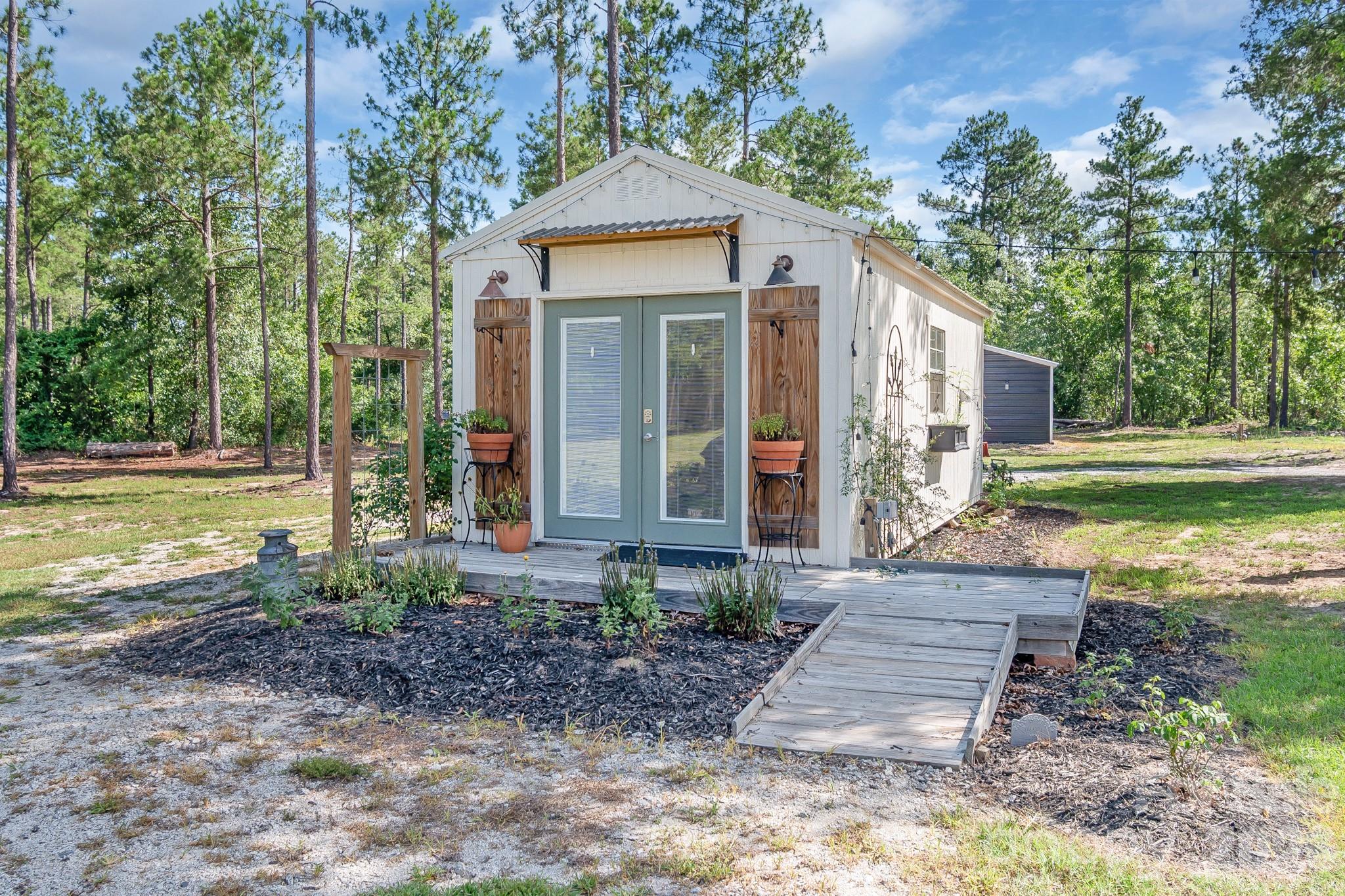 718 Jones Road Property Photo 37