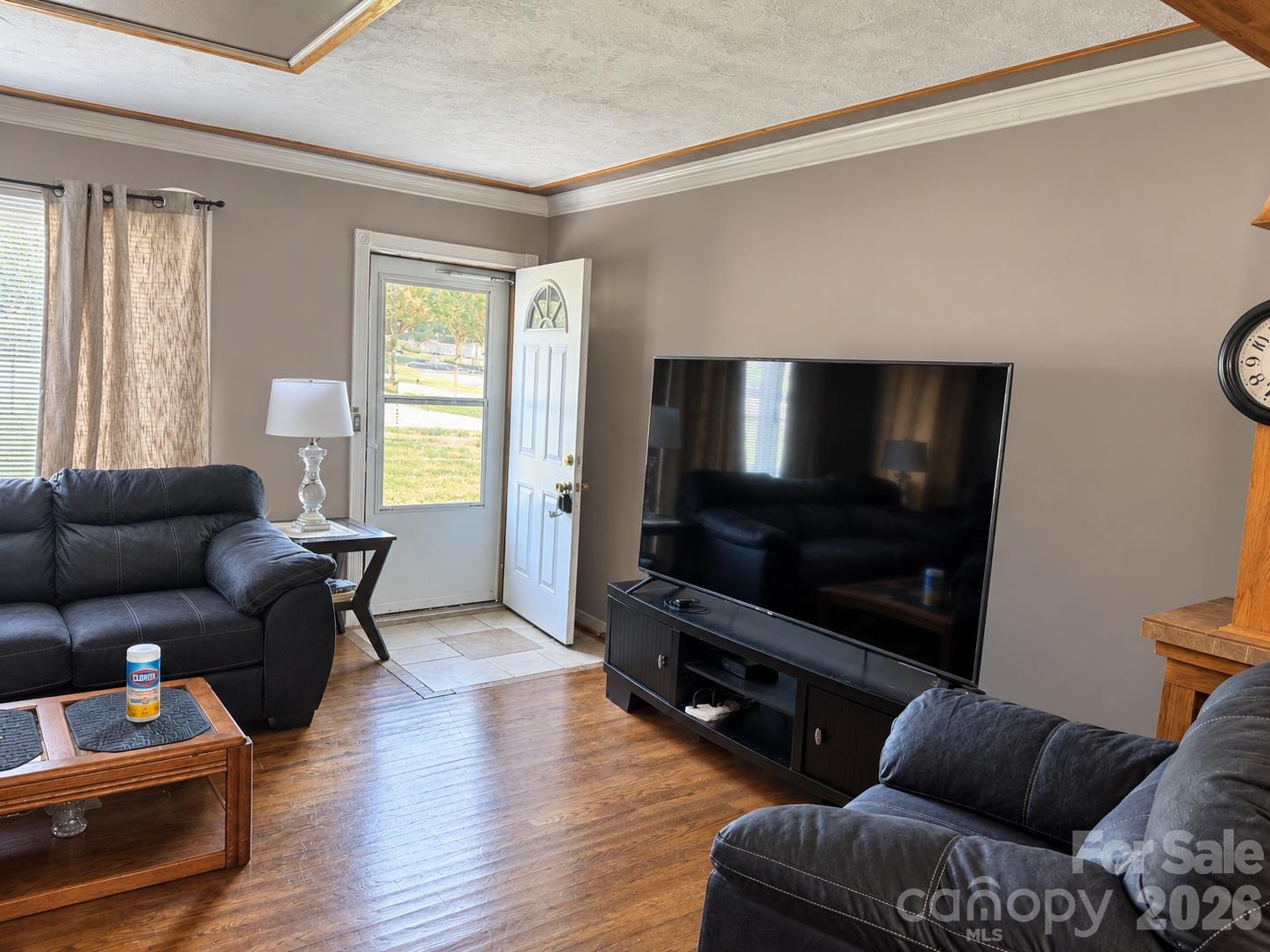 8432 Idlewild Road Property Photo 2