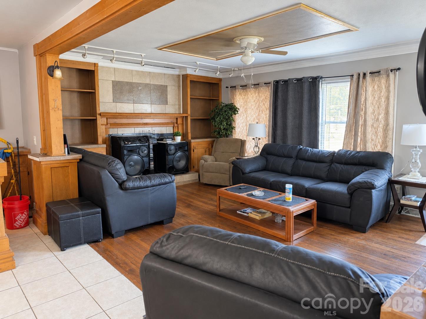 8432 Idlewild Road Property Photo 3