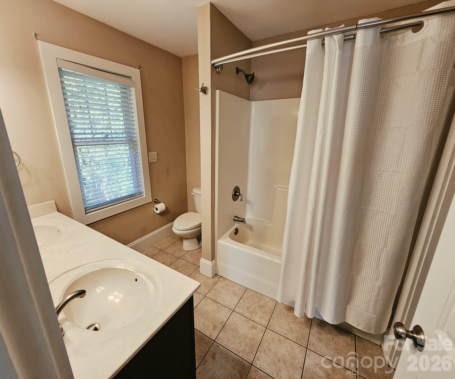 17 Lamar Avenue Property Photo 10