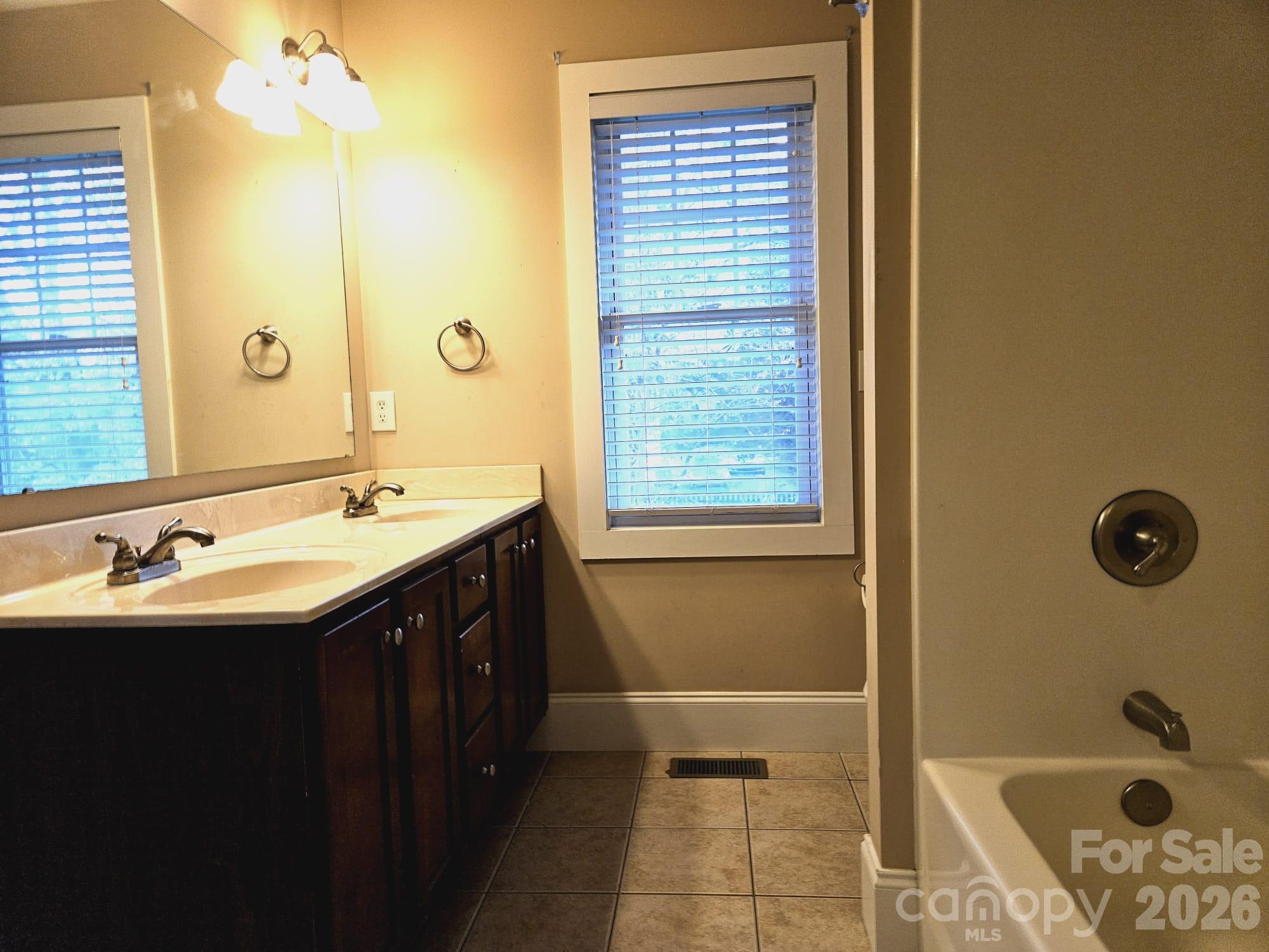 17 Lamar Avenue Property Photo 11