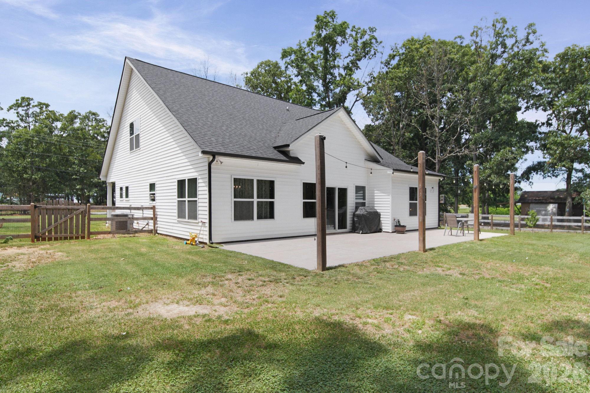 1812 Marshville Olive Branch Road Property Photo 3