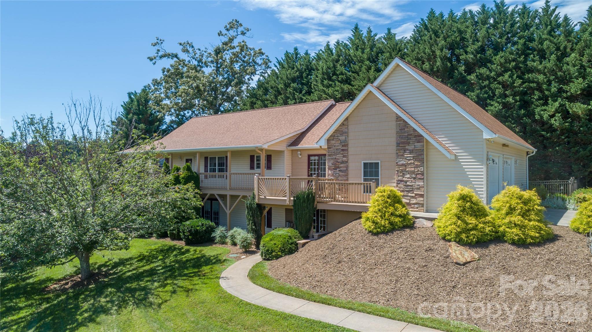 506 Brook Knoll Circle Property Photo 1