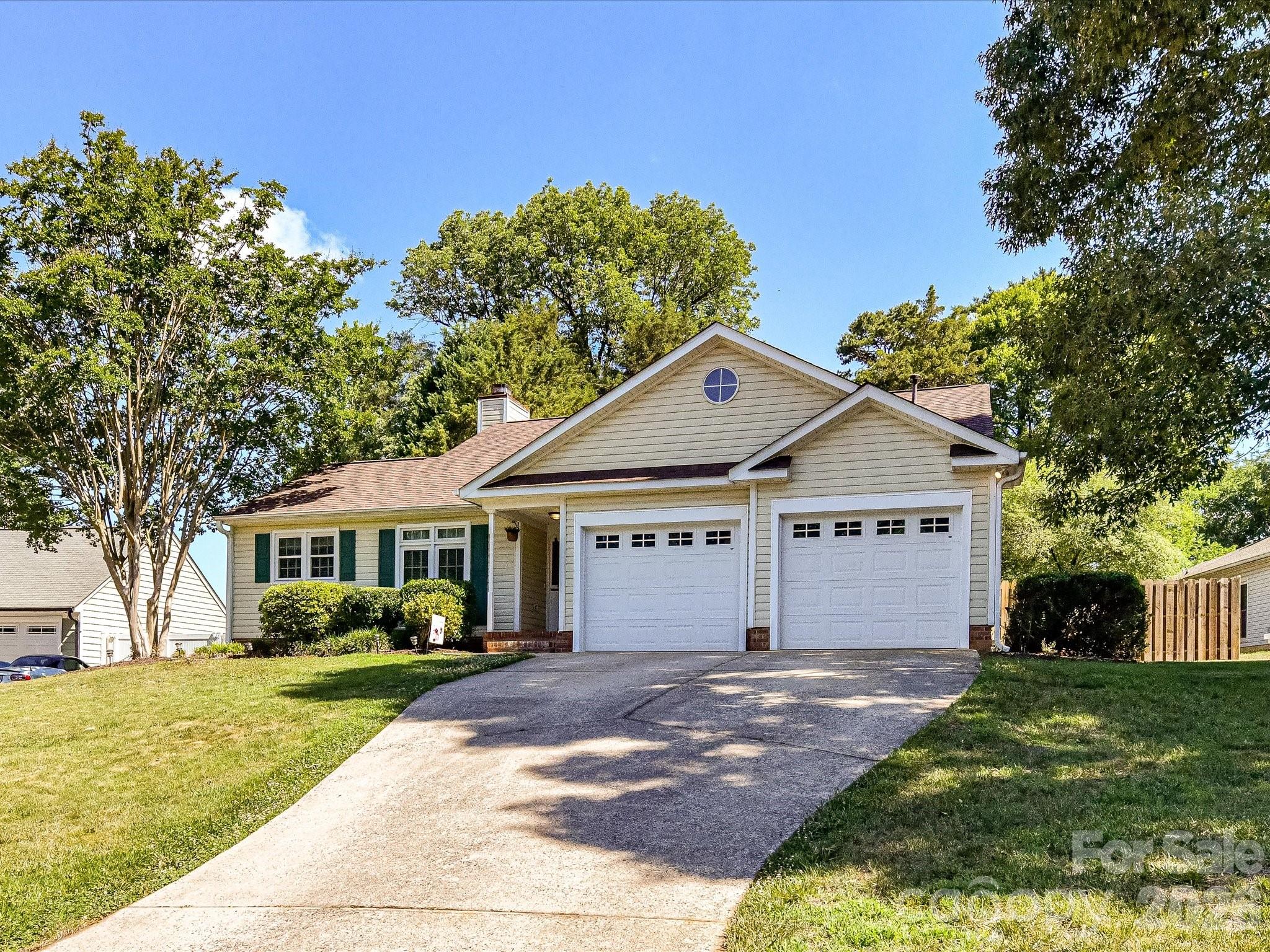 3616 Still Oaks Court Property Photo 4