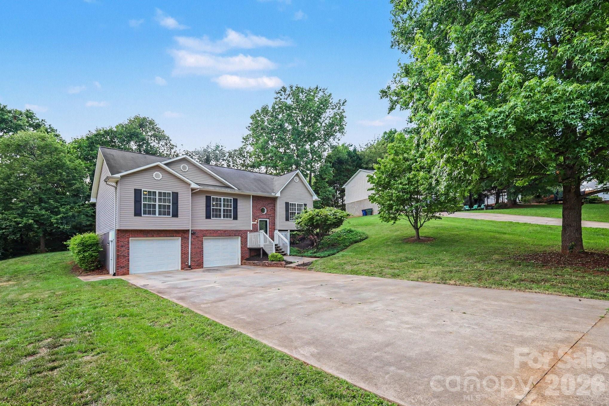 1607 Indian Springs Drive Property Photo 2