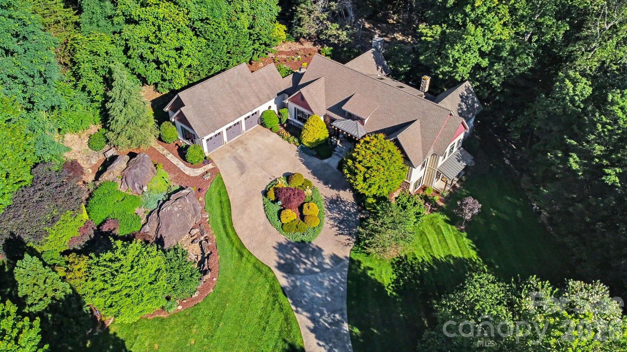 2554 Deep Gap Farm Road Property Photo 3