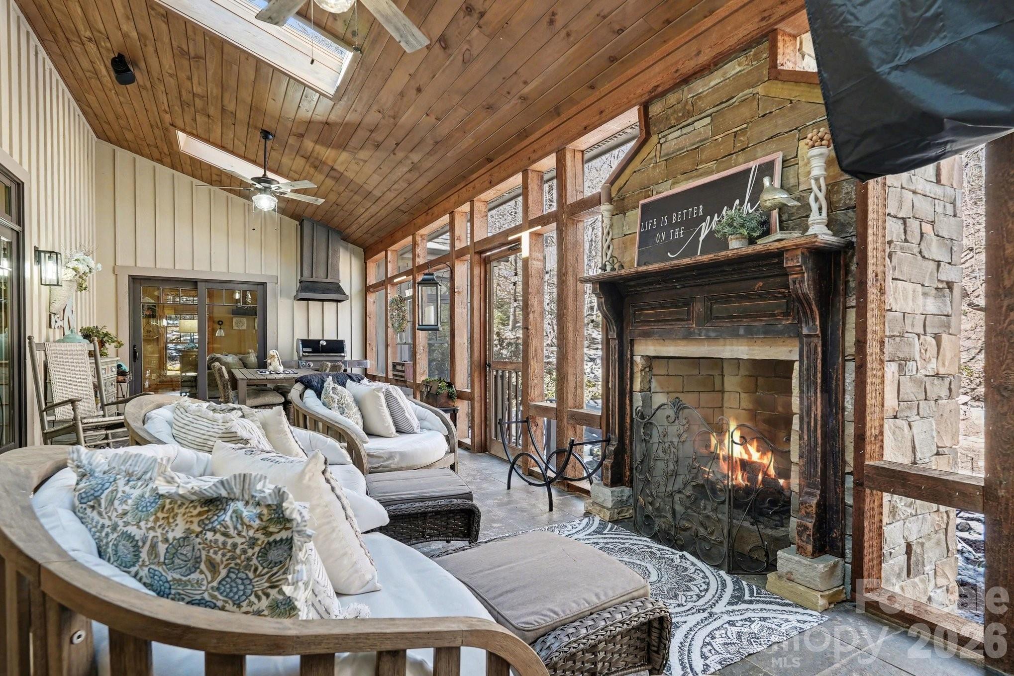 2554 Deep Gap Farm Road Property Photo 32