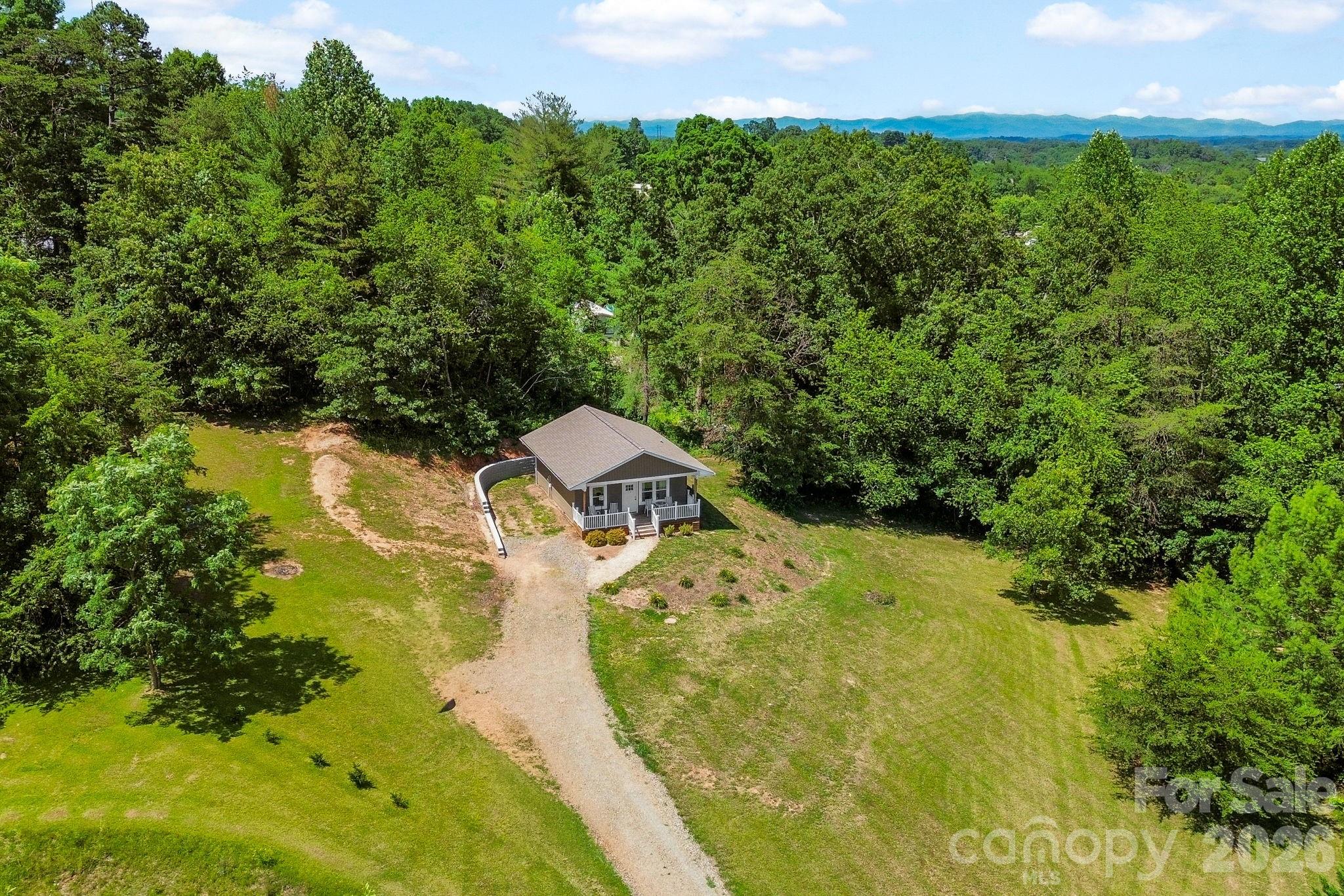 106 Thistle Field Drive Property Photo 3