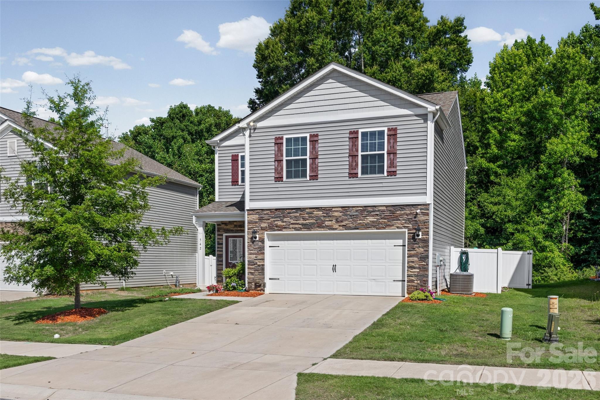 542 King Clover Lane Property Photo 2
