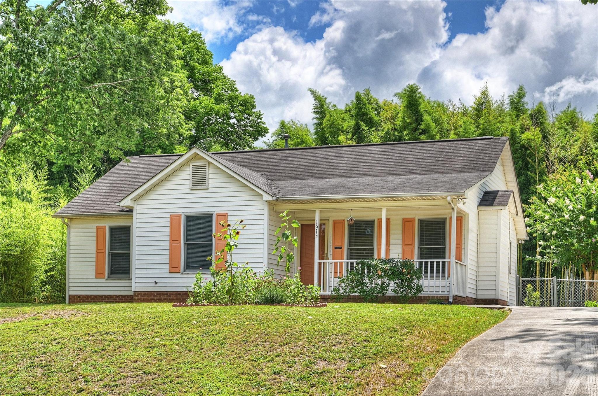 1673 Ashridge Road Property Photo 1