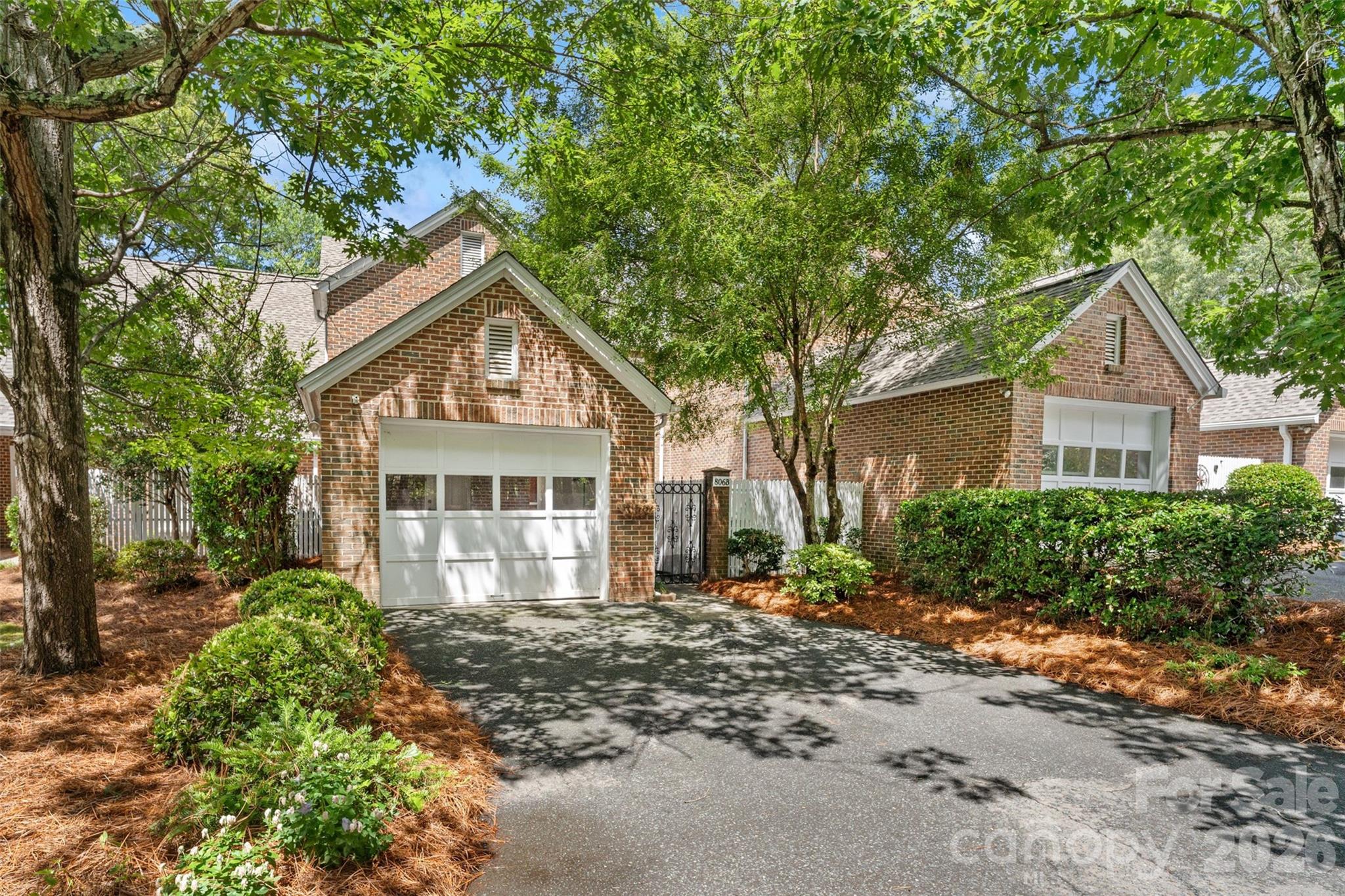 806 Colony Oaks Drive B Property Photo 5