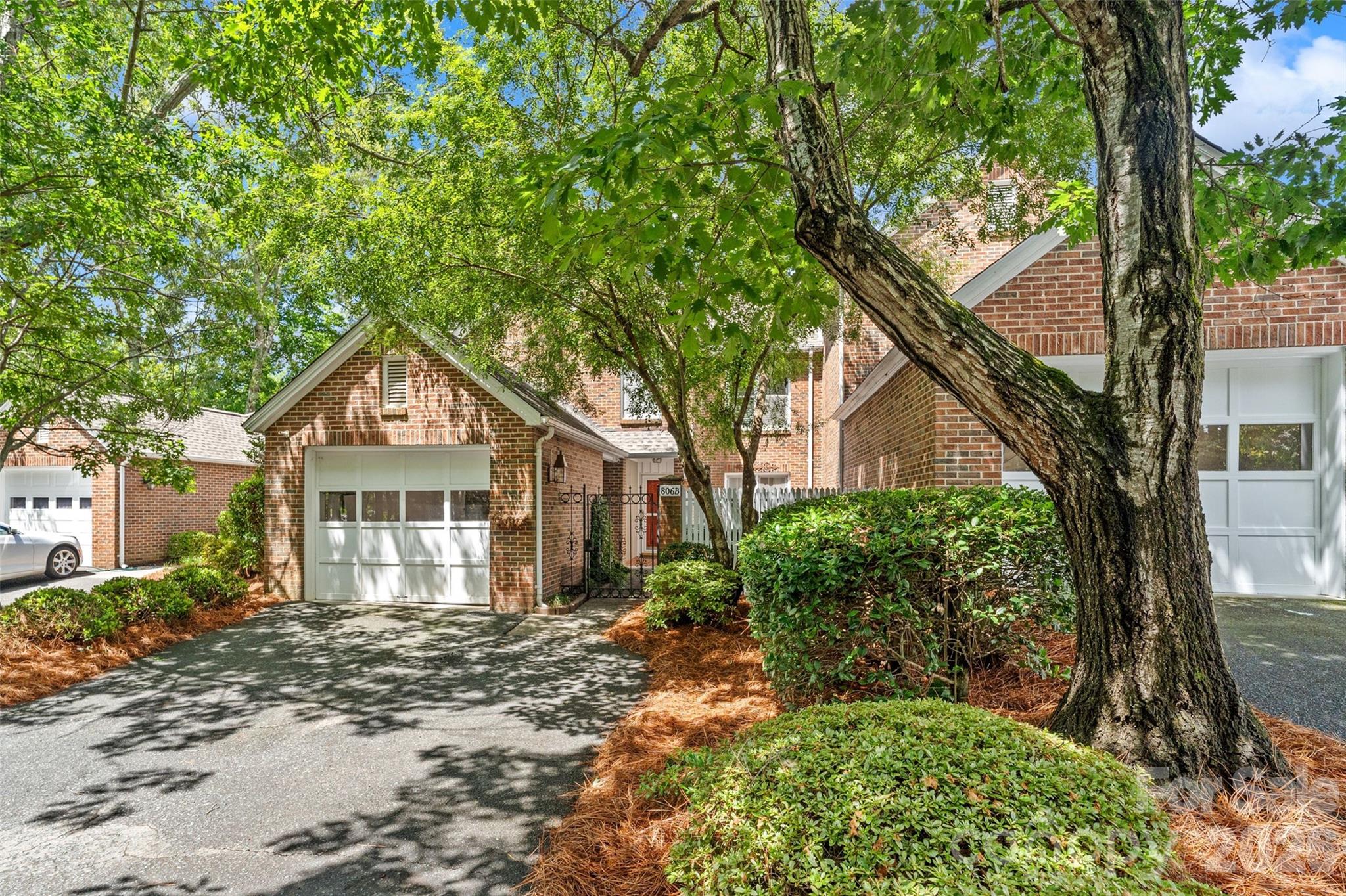 806 Colony Oaks Drive B Property Photo 6