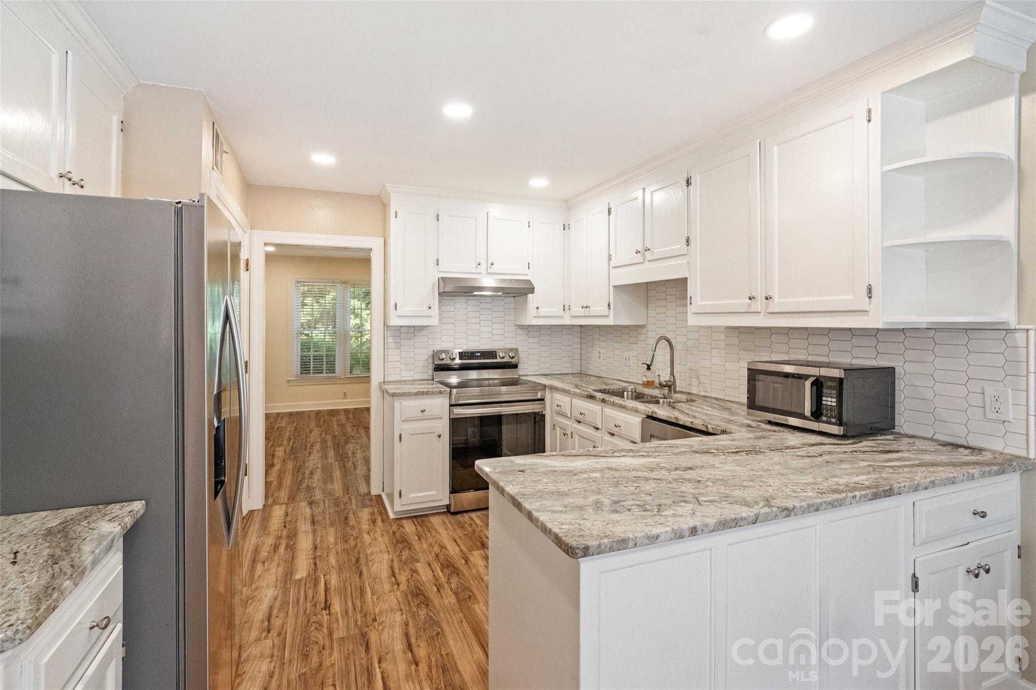 806 Colony Oaks Drive B Property Photo 13