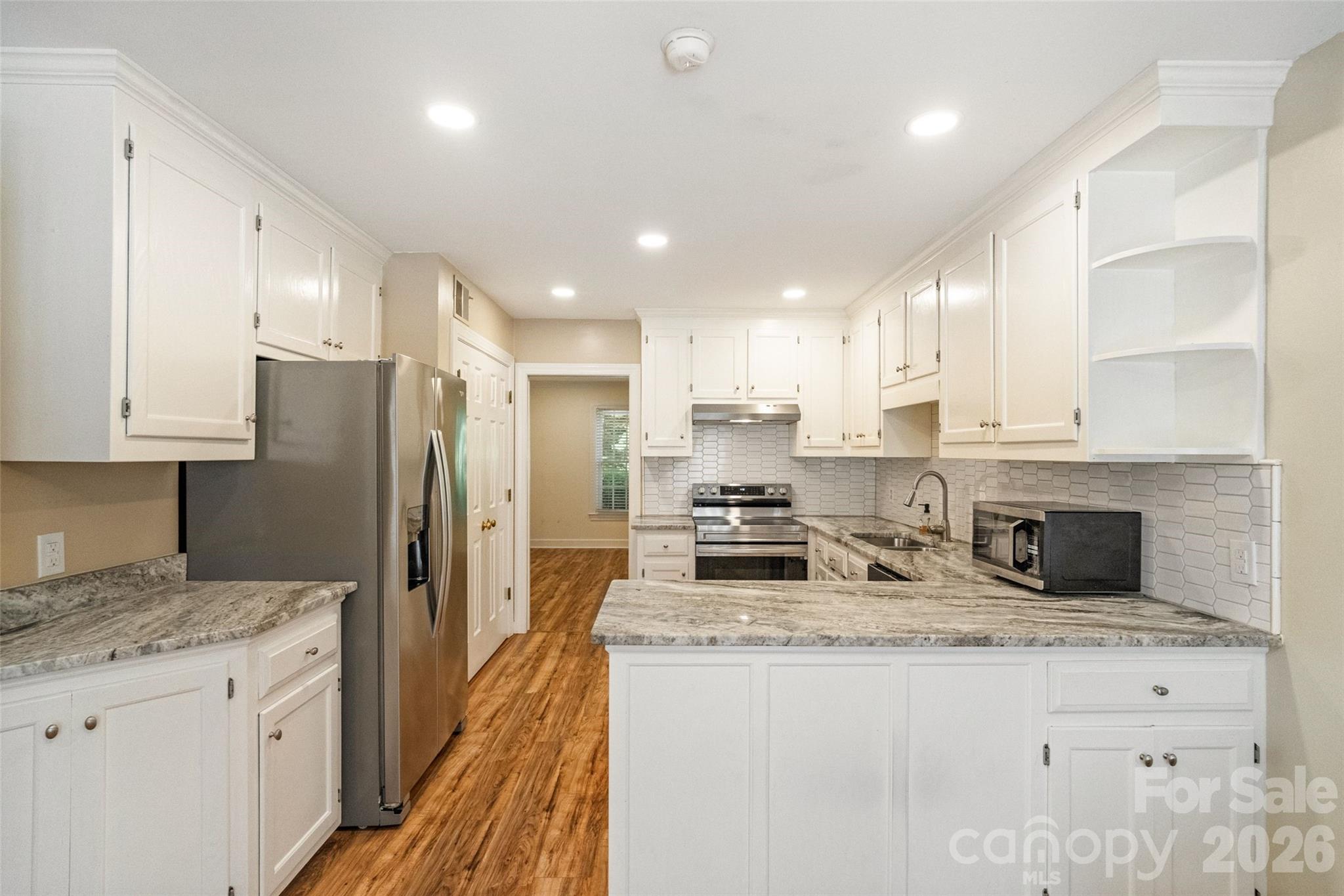 806 Colony Oaks Drive B Property Photo 14