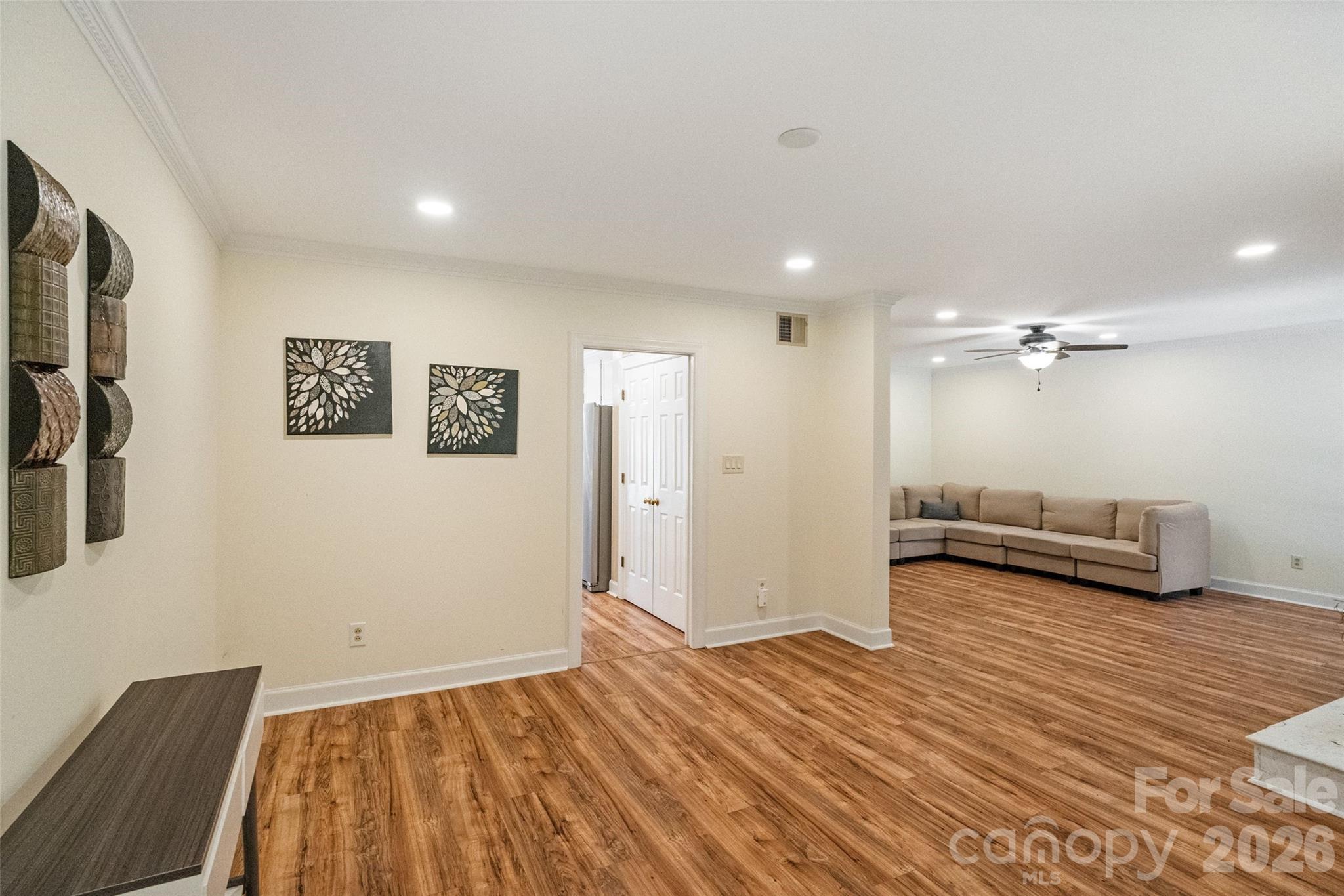 806 Colony Oaks Drive B Property Photo 17
