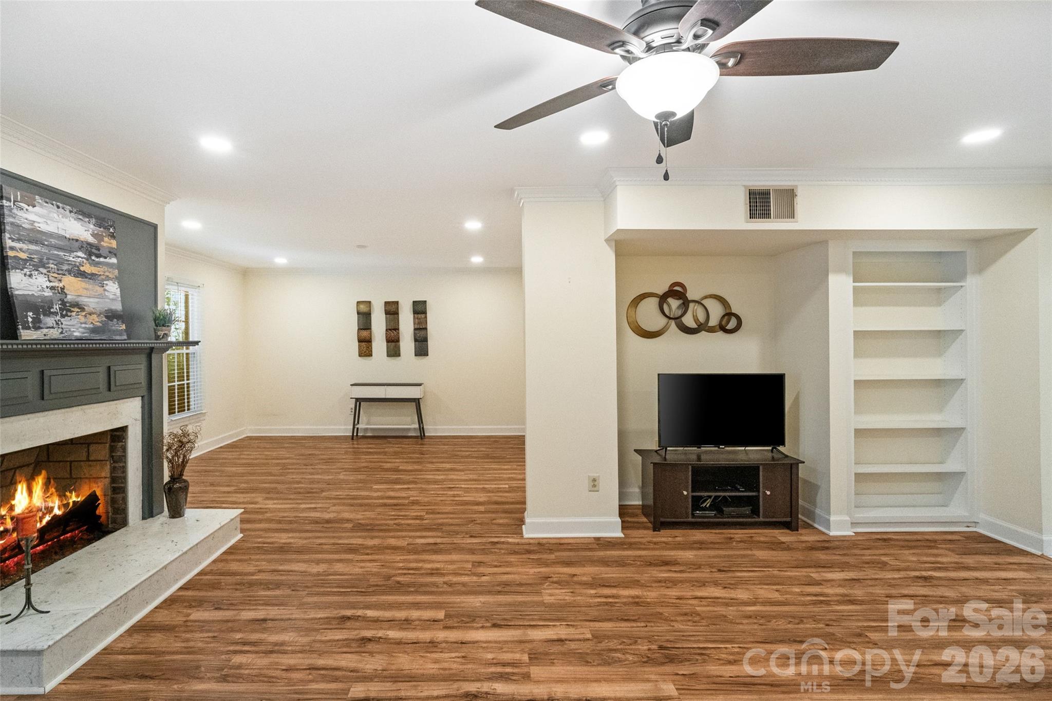 806 Colony Oaks Drive B Property Photo 20
