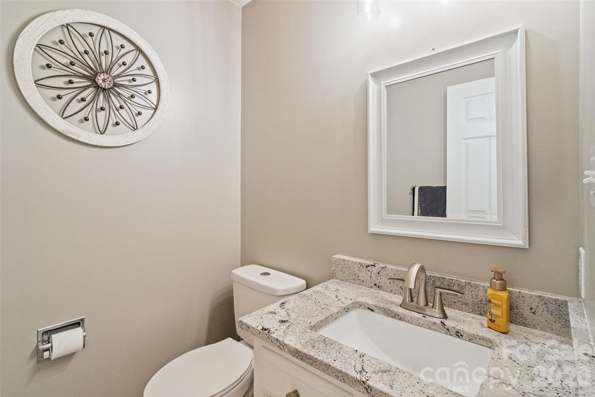 806 Colony Oaks Drive B Property Photo 21