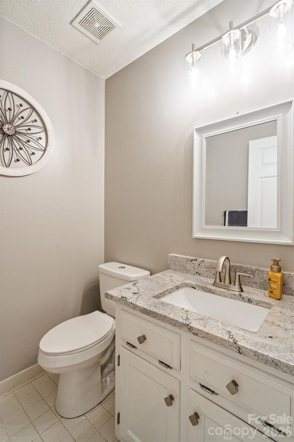 806 Colony Oaks Drive B Property Photo 22