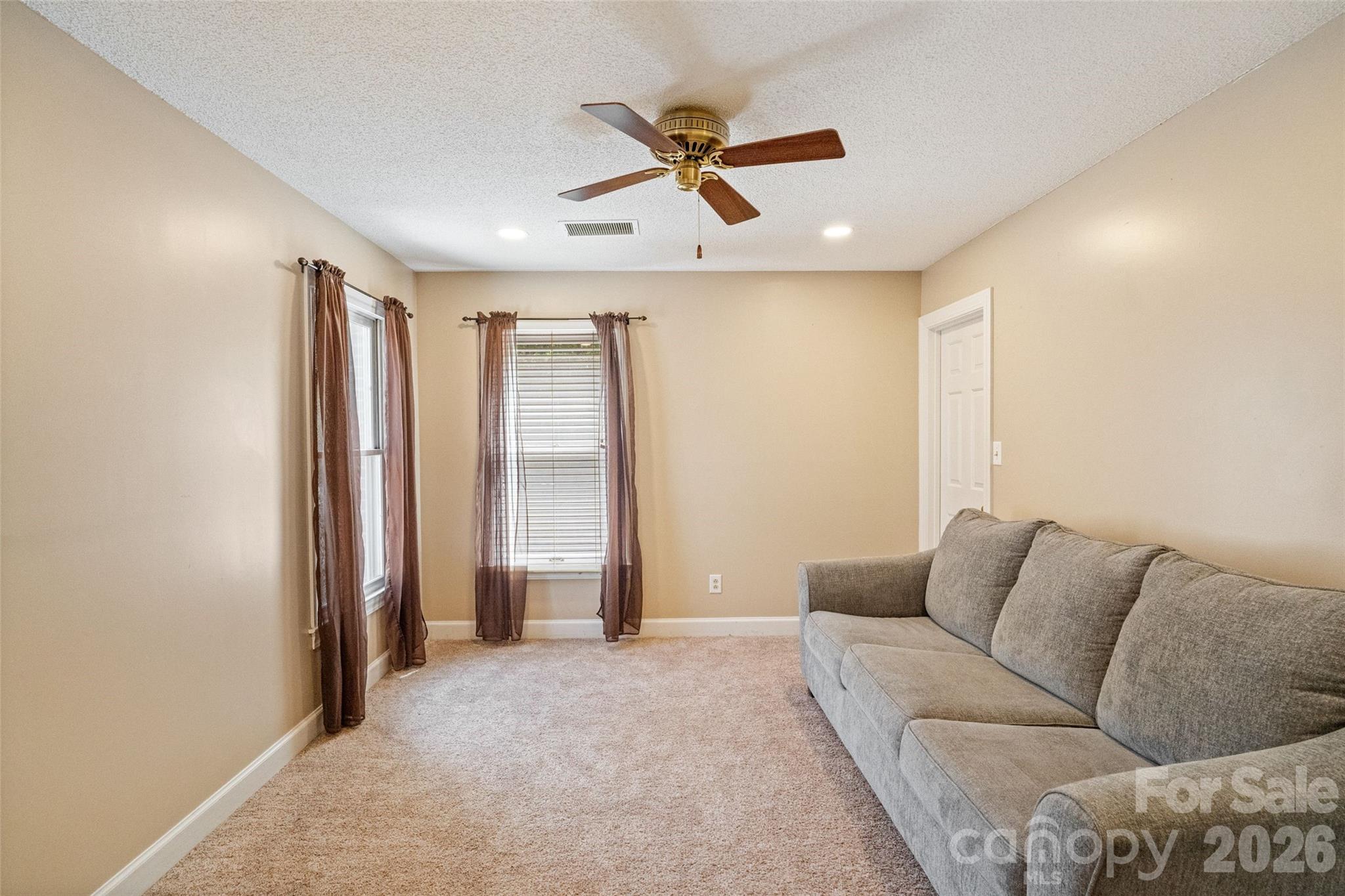 806 Colony Oaks Drive B Property Photo 30