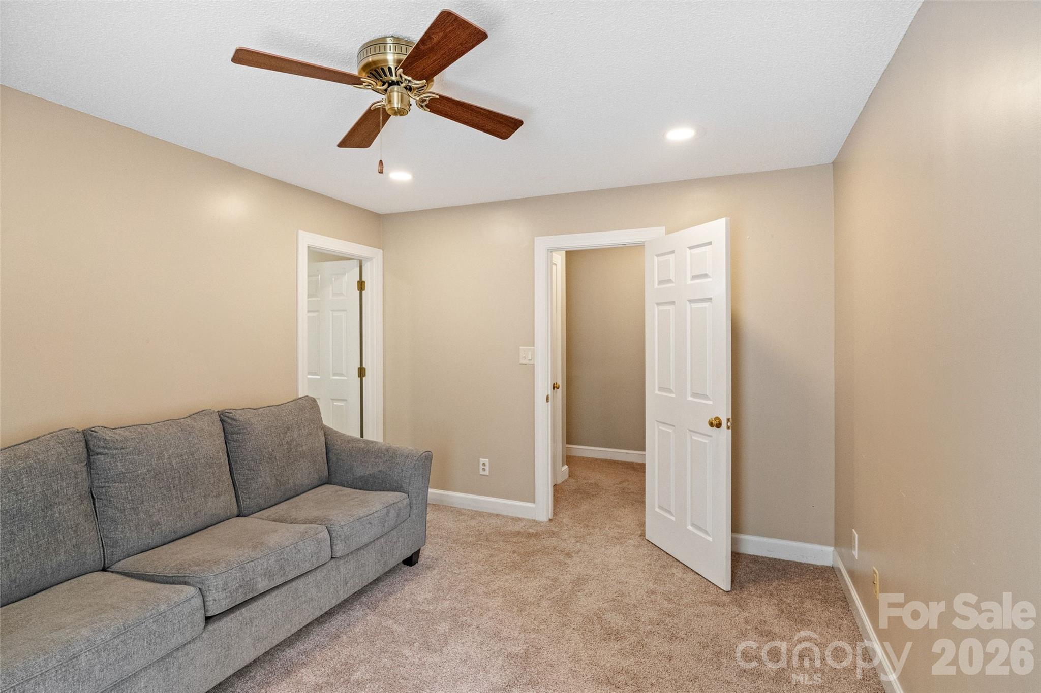 806 Colony Oaks Drive B Property Photo 31