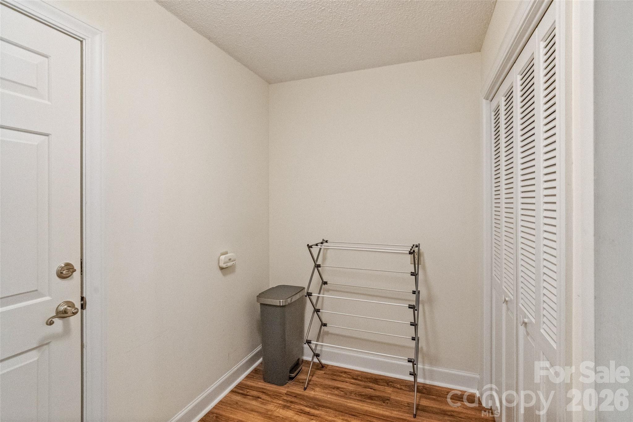 806 Colony Oaks Drive B Property Photo 33