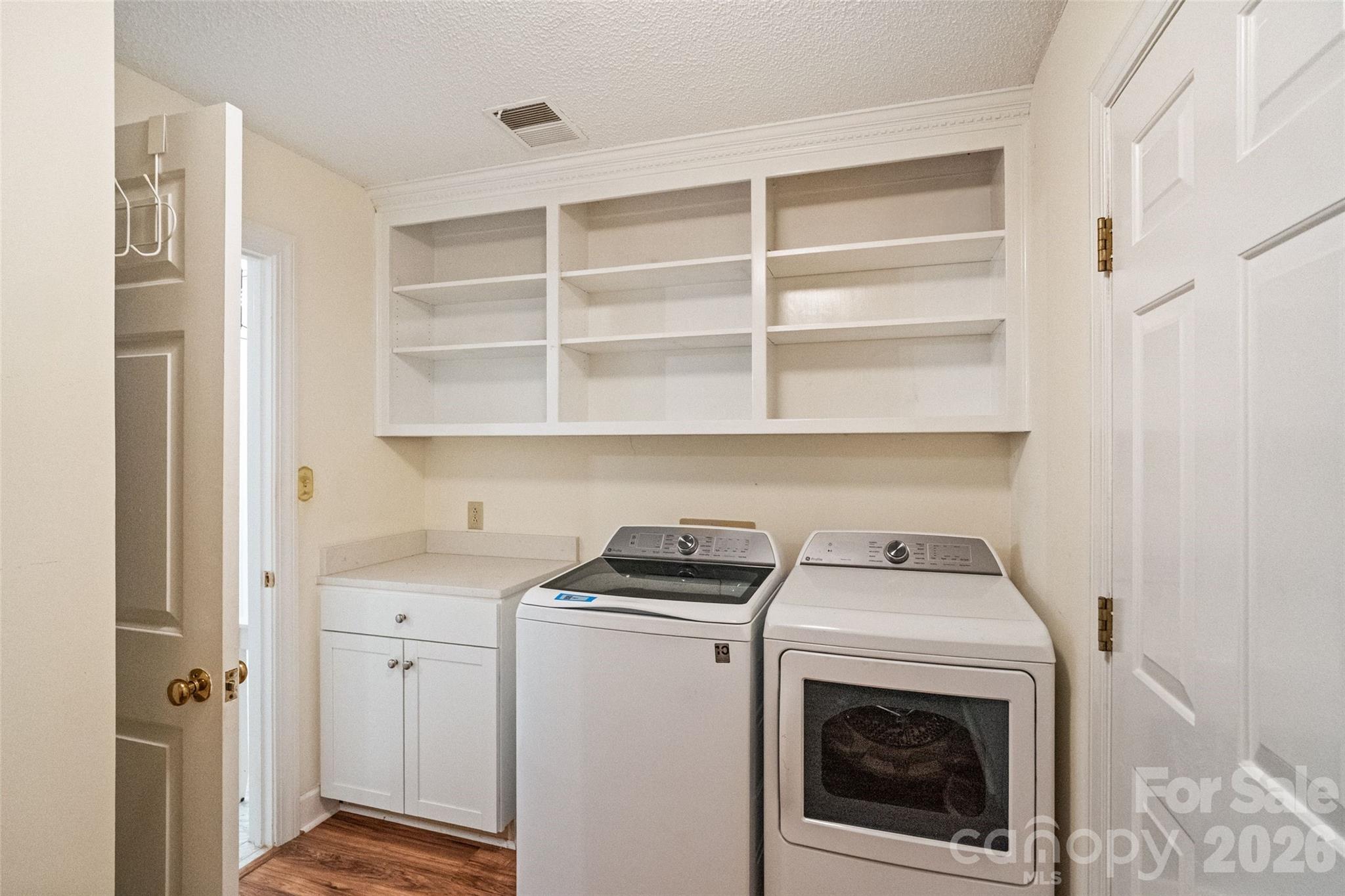 806 Colony Oaks Drive B Property Photo 34