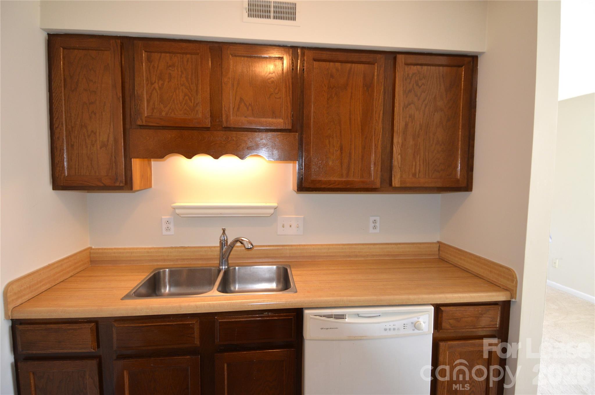6117-c Heathstone Lane C Property Photo 11