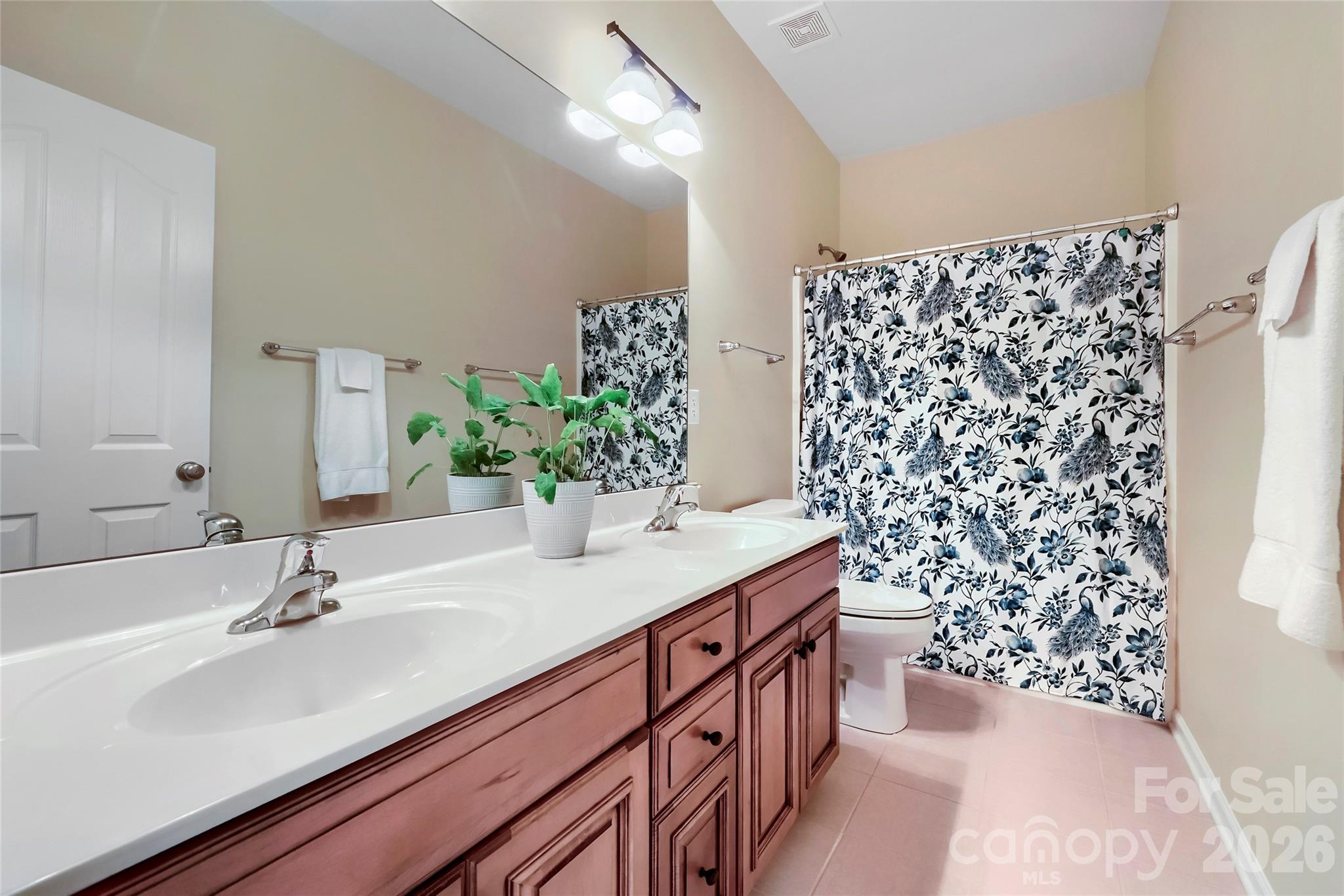 653 Lorain Avenue Property Photo 19