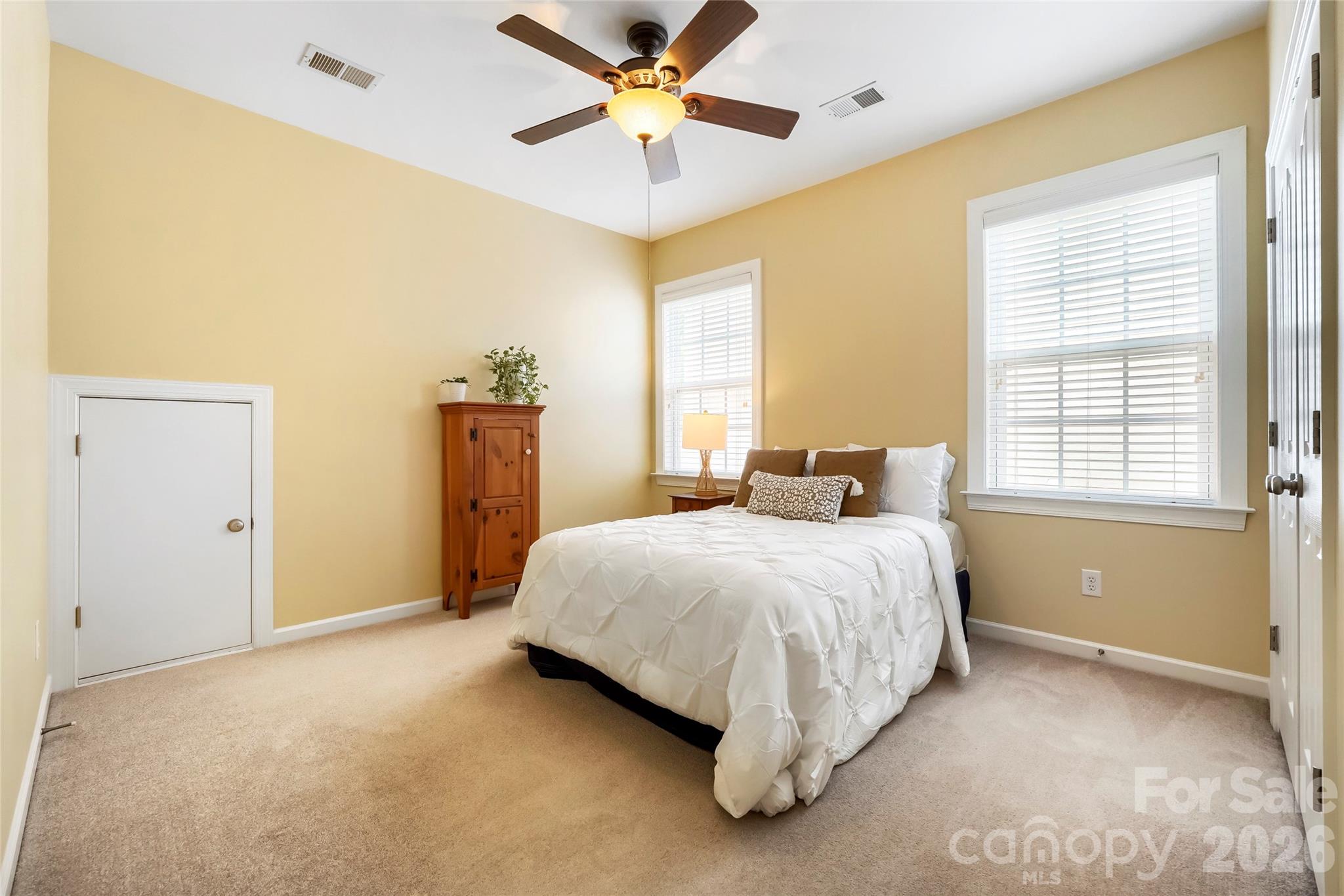 653 Lorain Avenue Property Photo 20