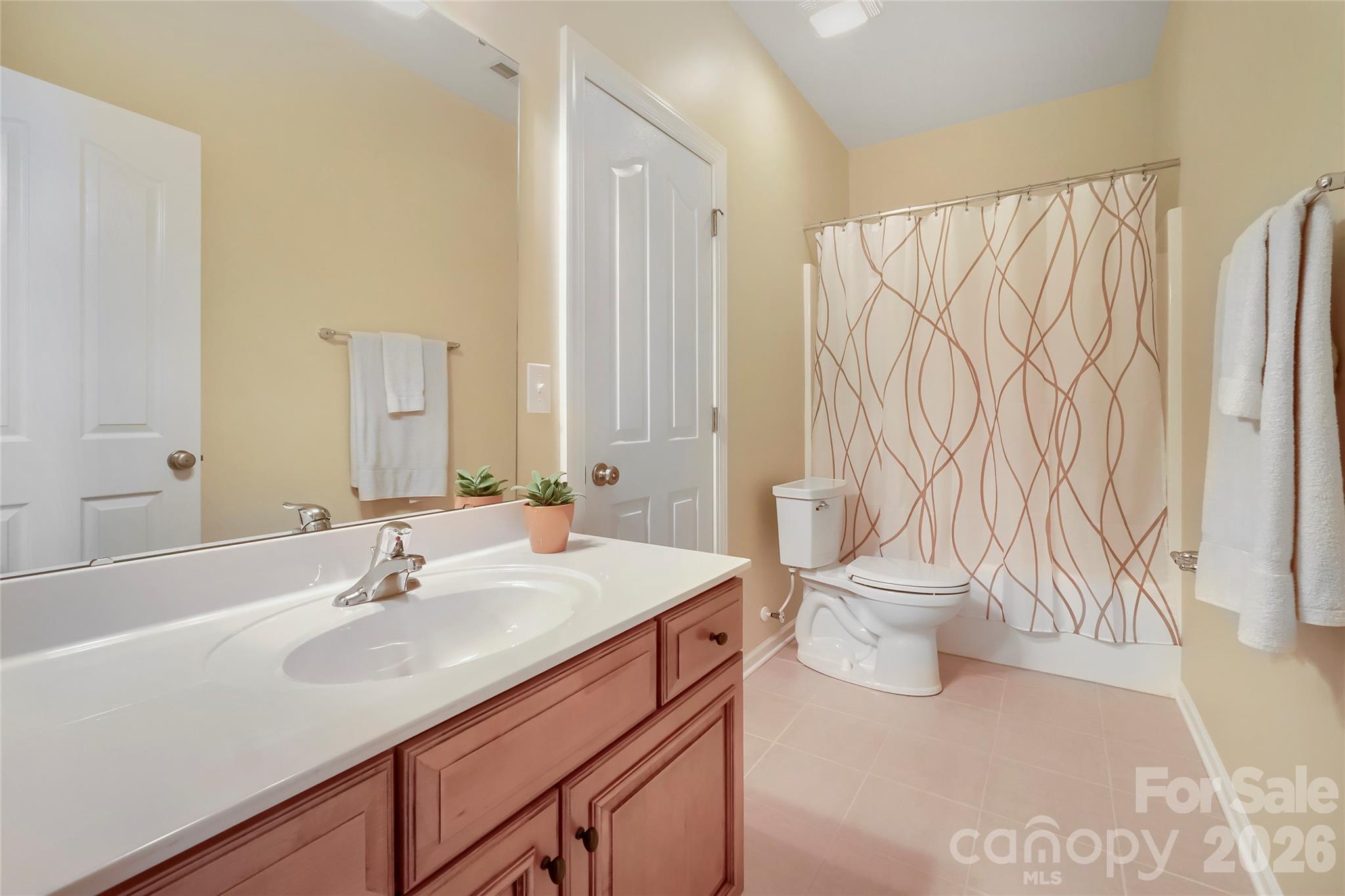 653 Lorain Avenue Property Photo 22