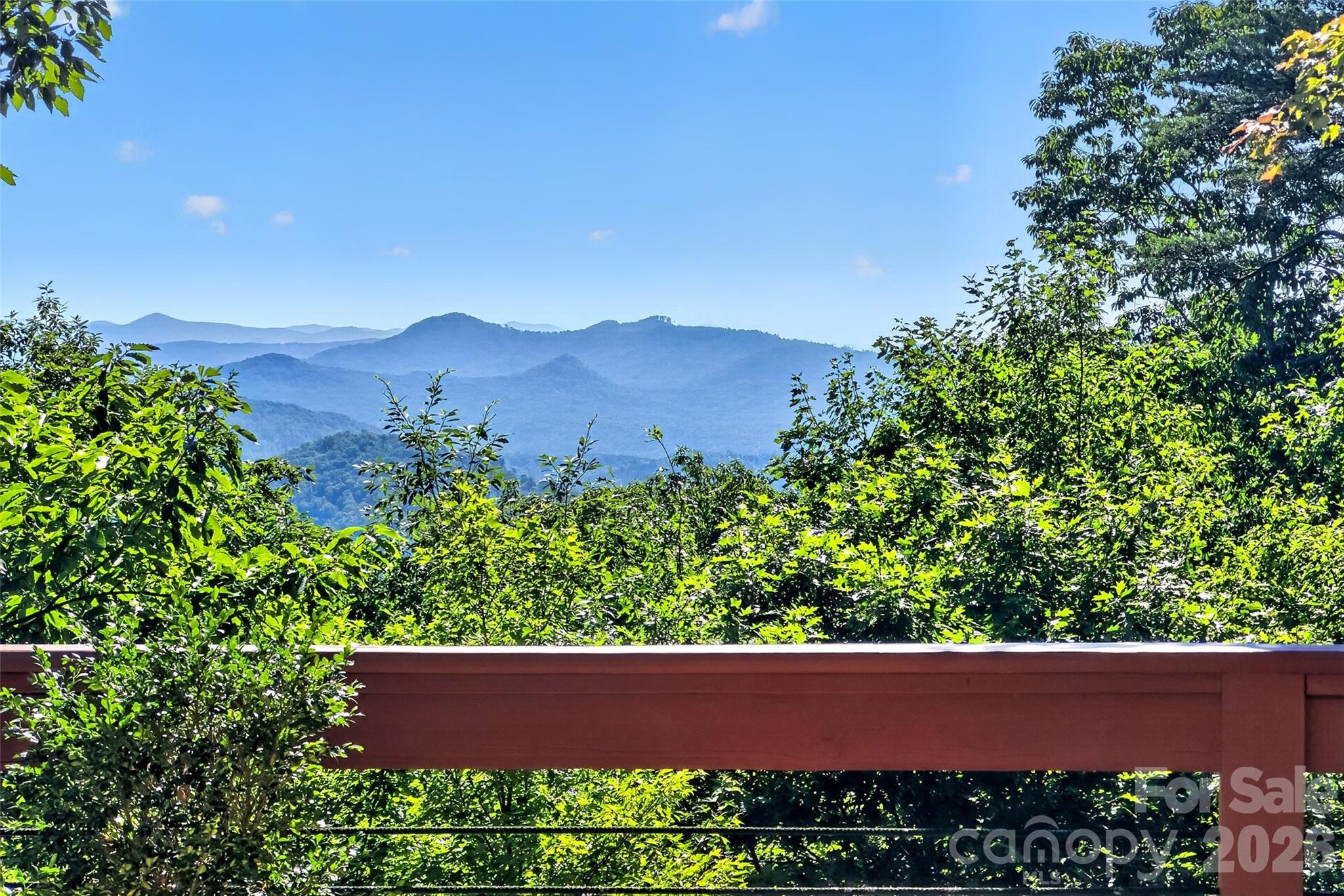 884 Pinnacle Parkway Property Photo 2
