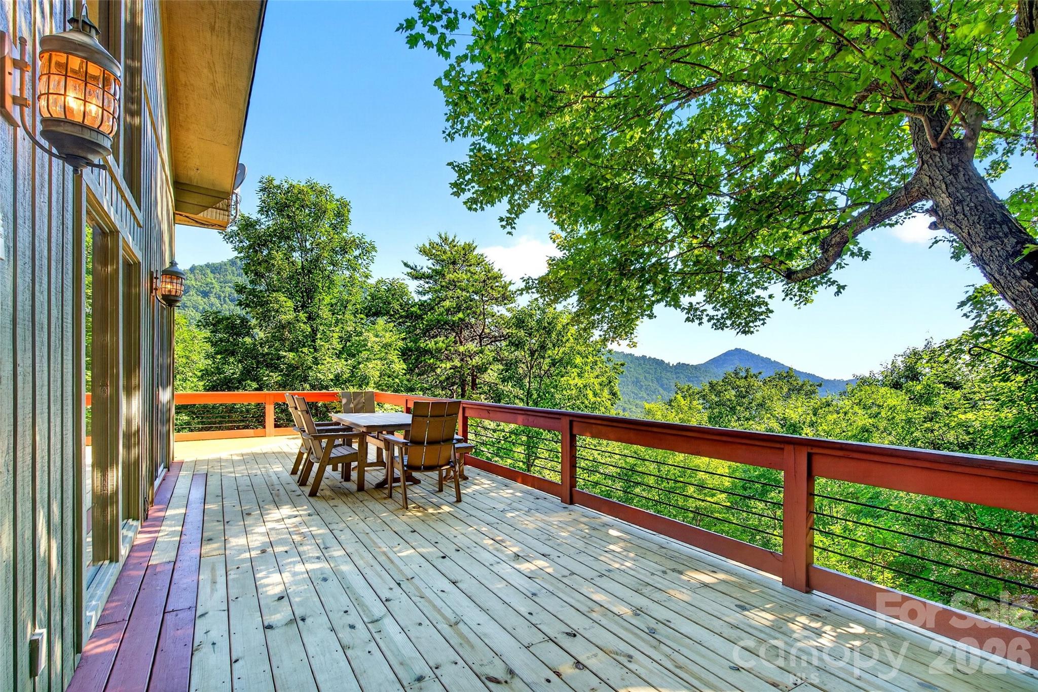 884 Pinnacle Parkway Property Photo 4
