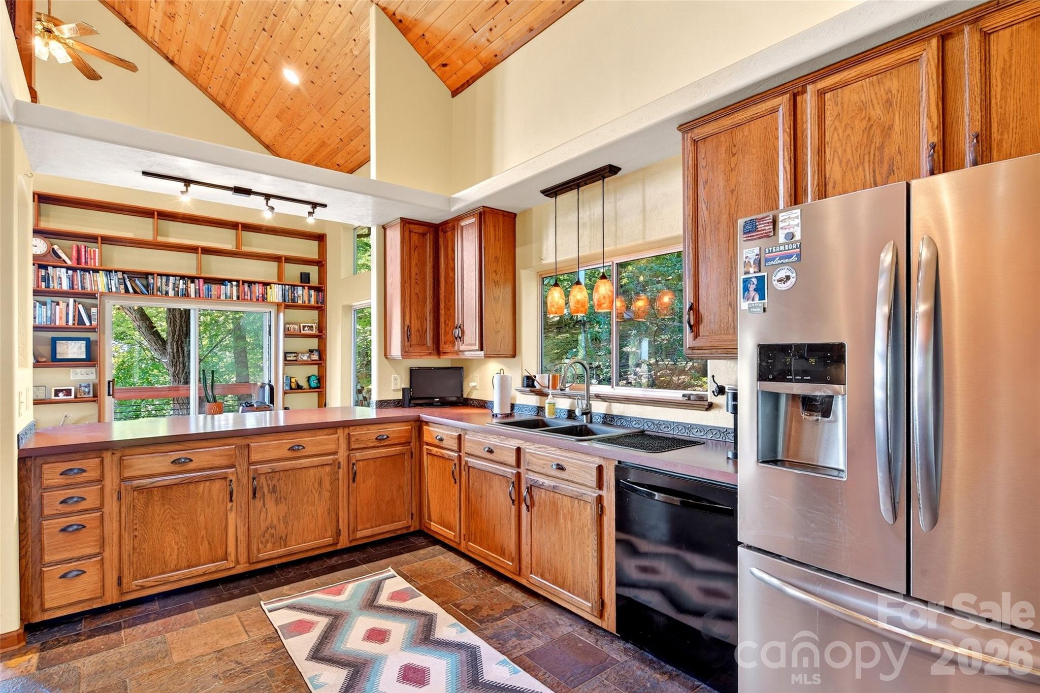 884 Pinnacle Parkway Property Photo 6