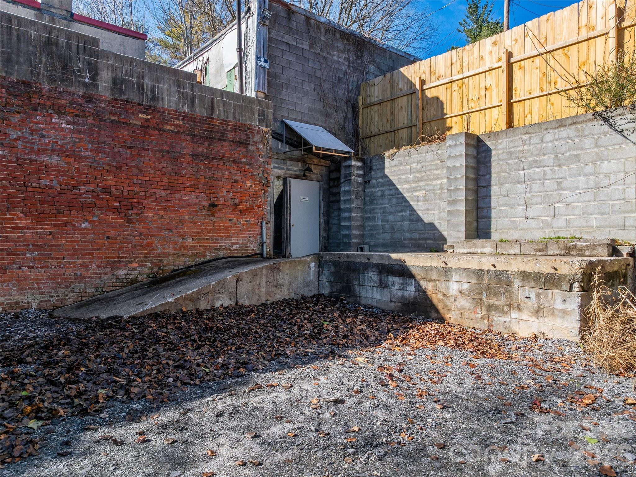 204 Sutton Avenue Property Photo 22