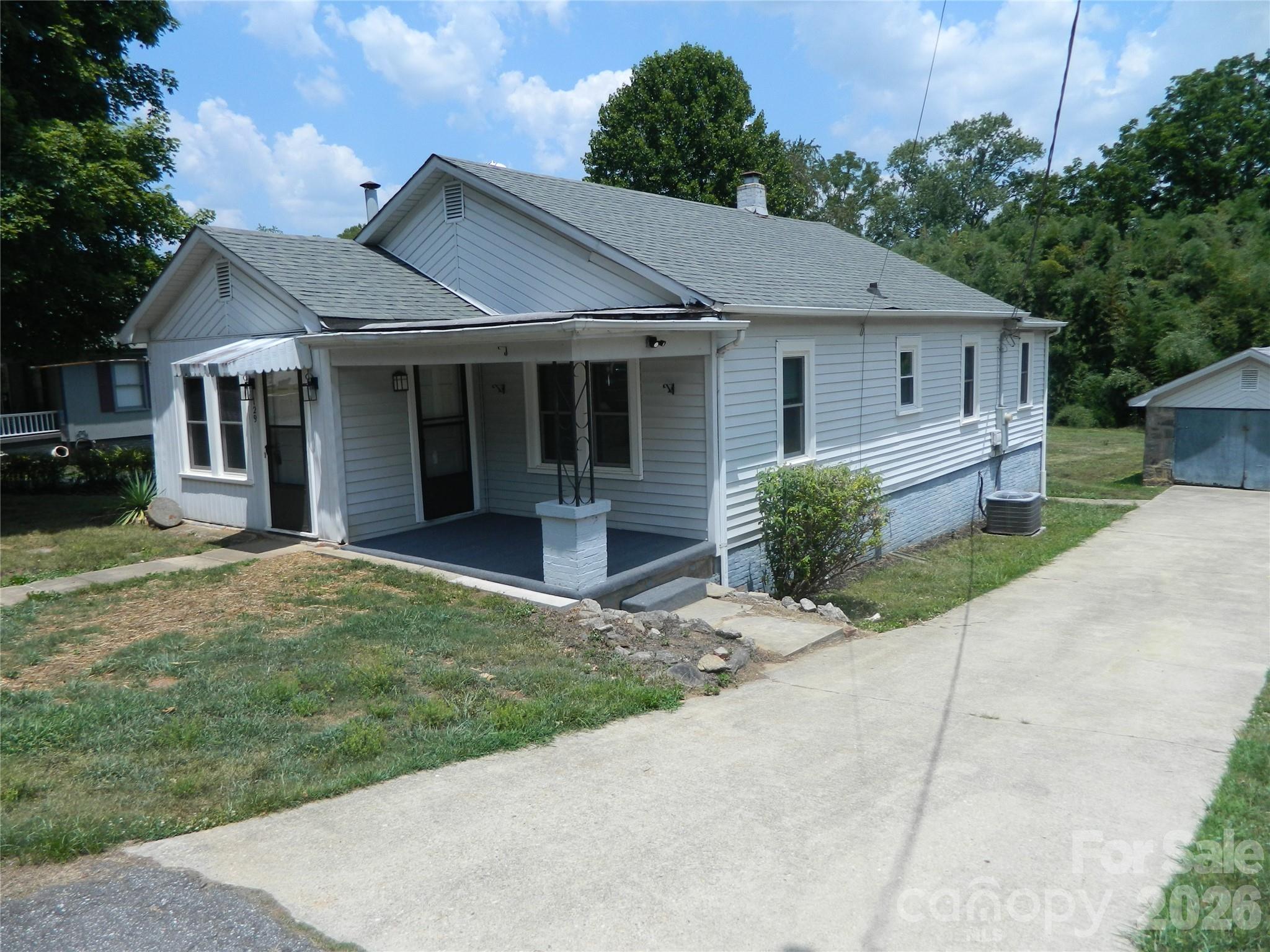 129 Edgebrook Place Property Photo 1