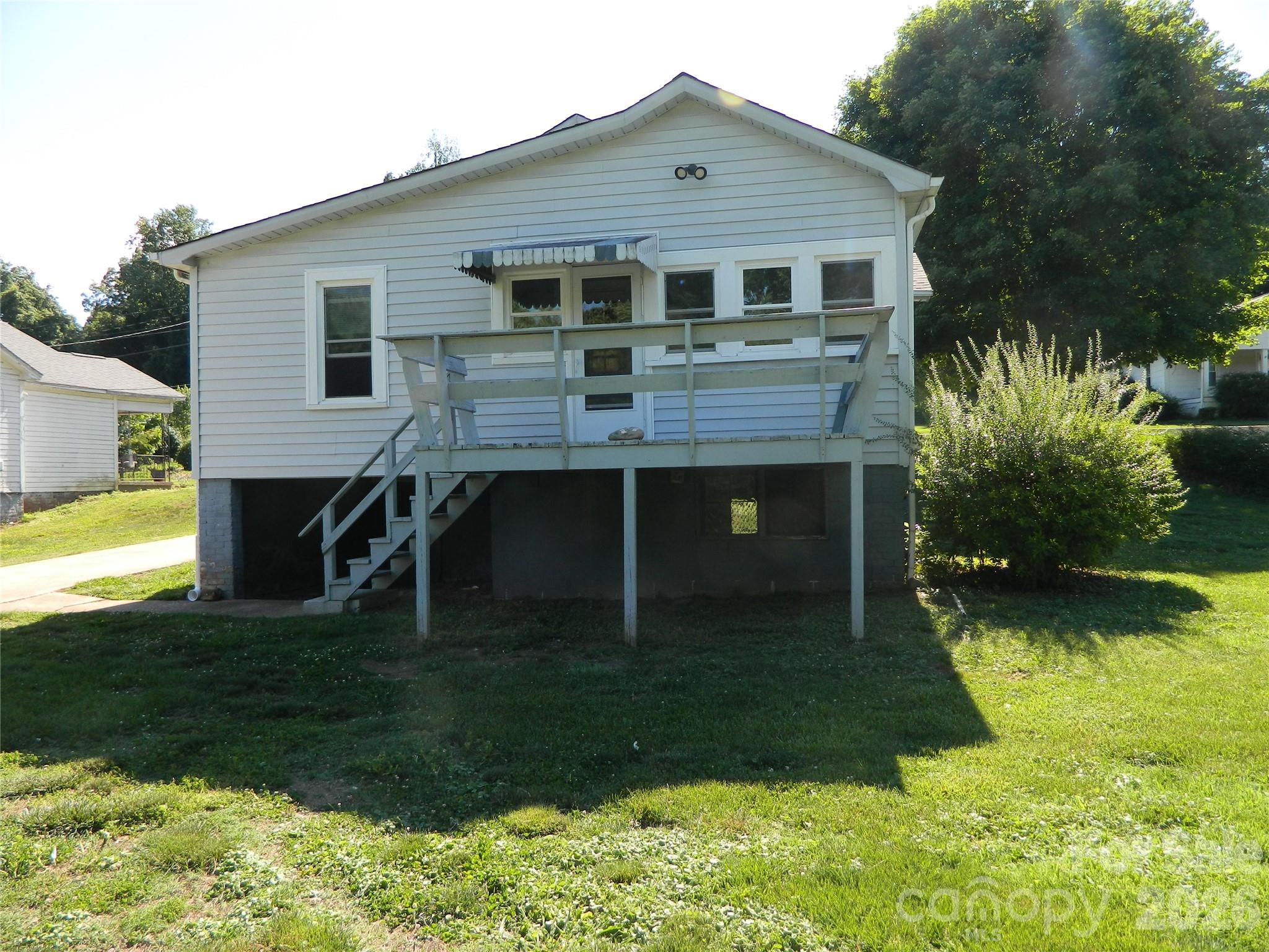 129 Edgebrook Place Property Photo 3