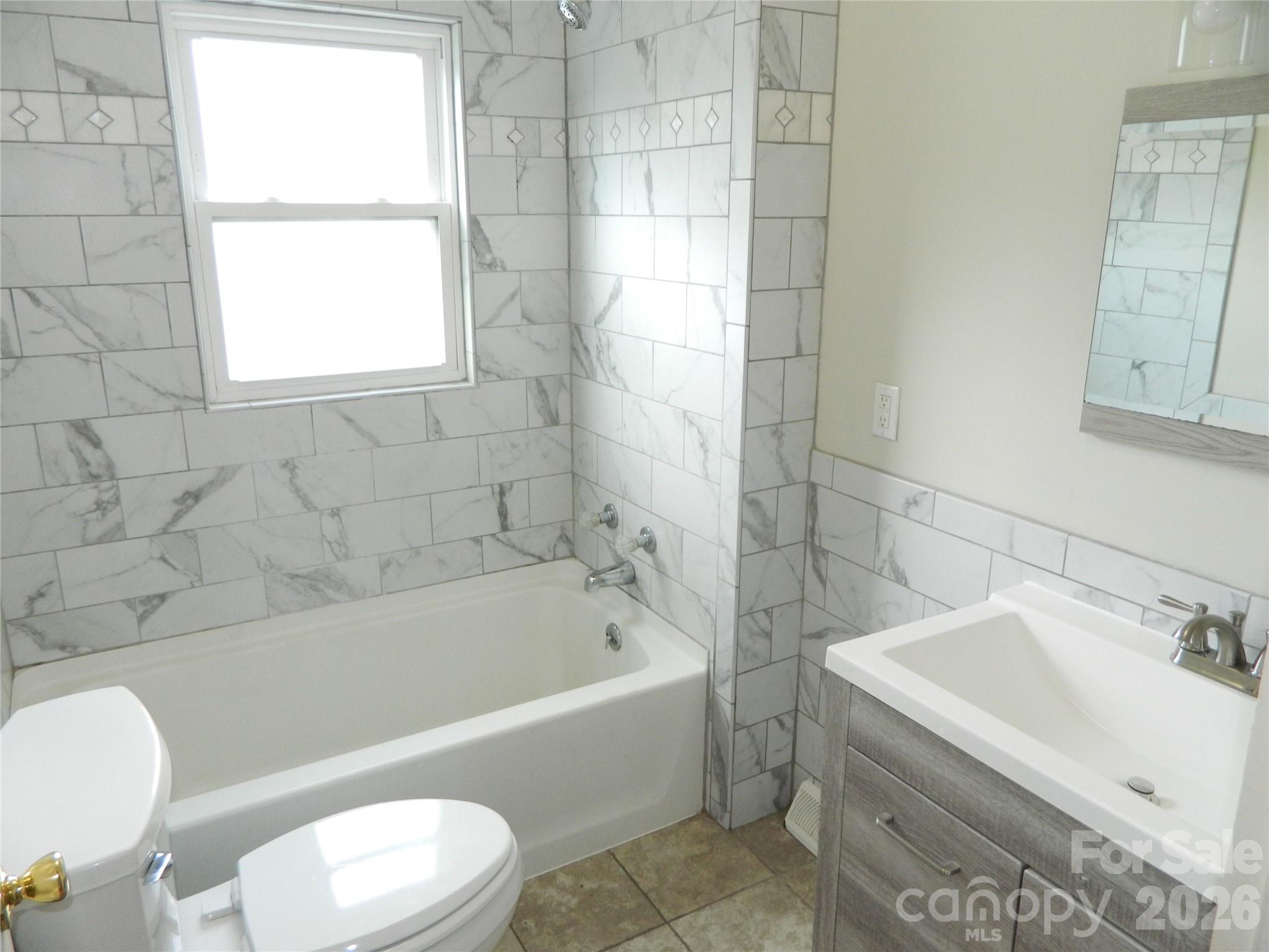 129 Edgebrook Place Property Photo 11