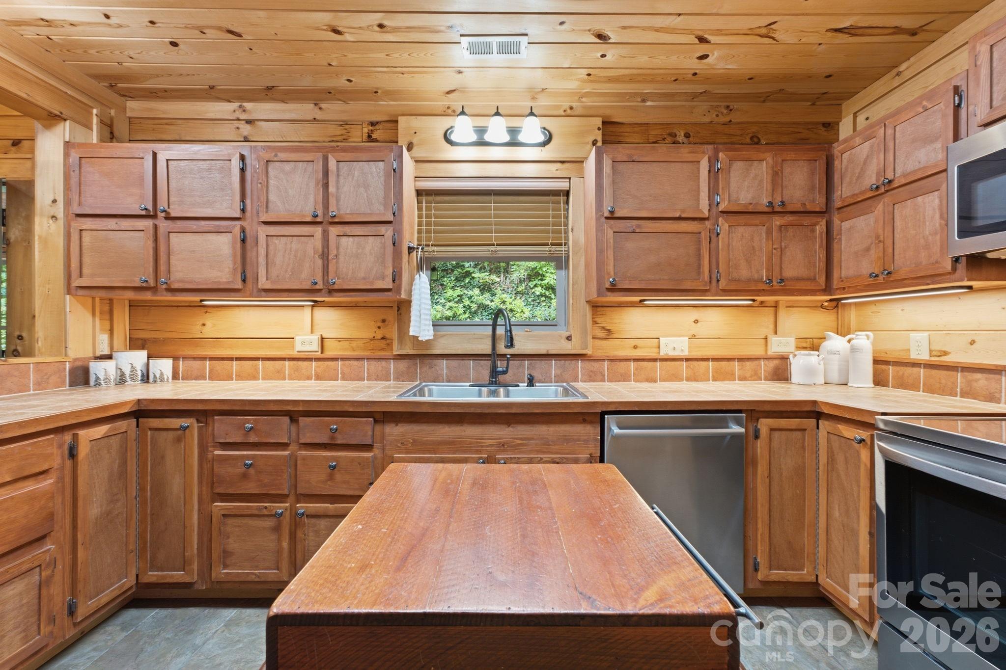 1026 High Top Mountain Road Property Photo 14