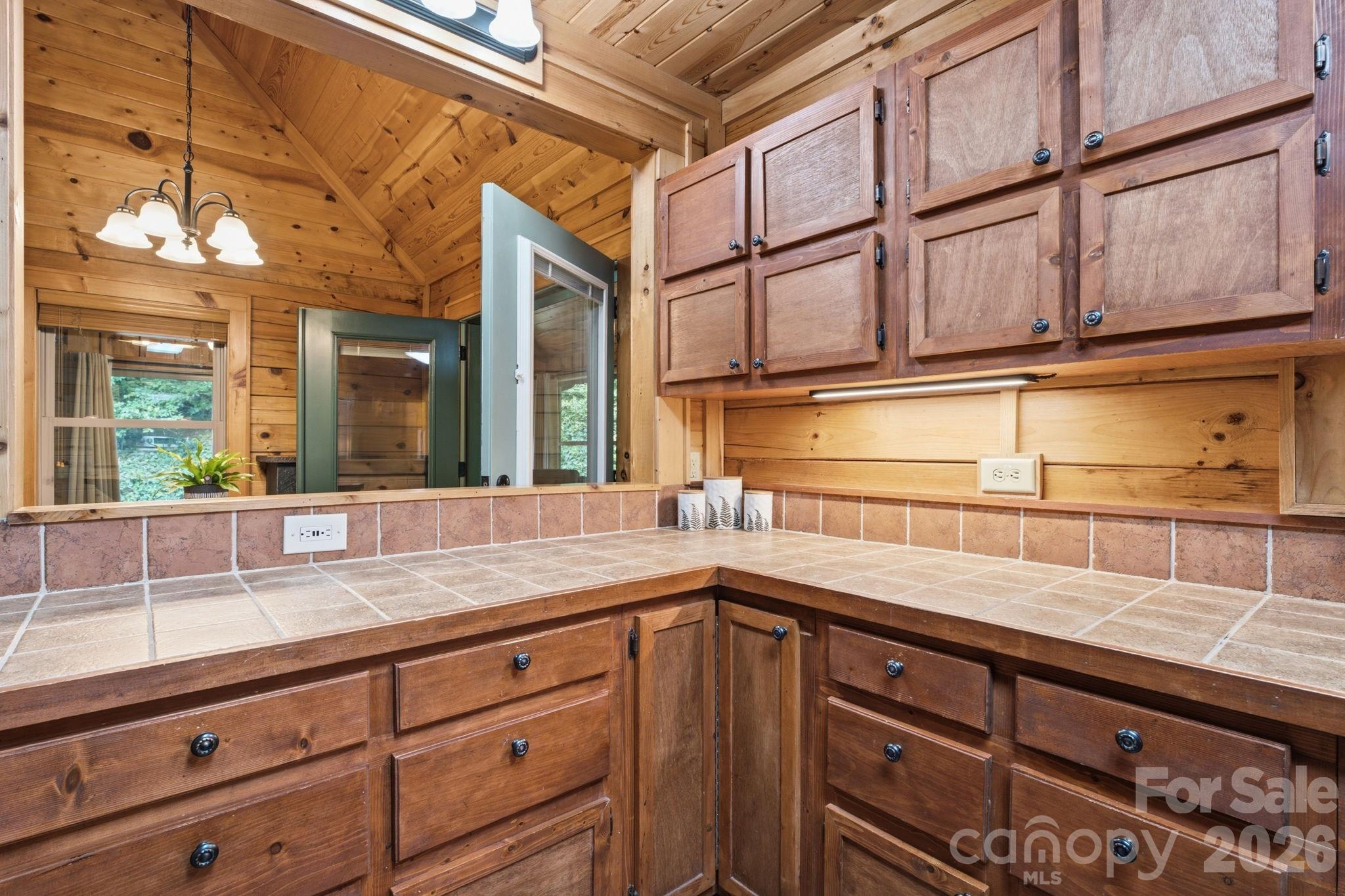 1026 High Top Mountain Road Property Photo 15