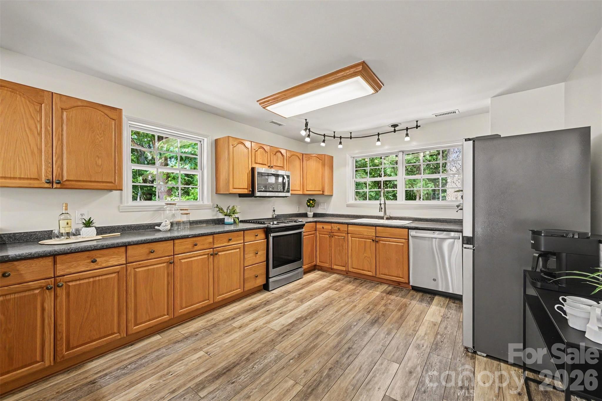 1516 Hensley Road Property Photo 9