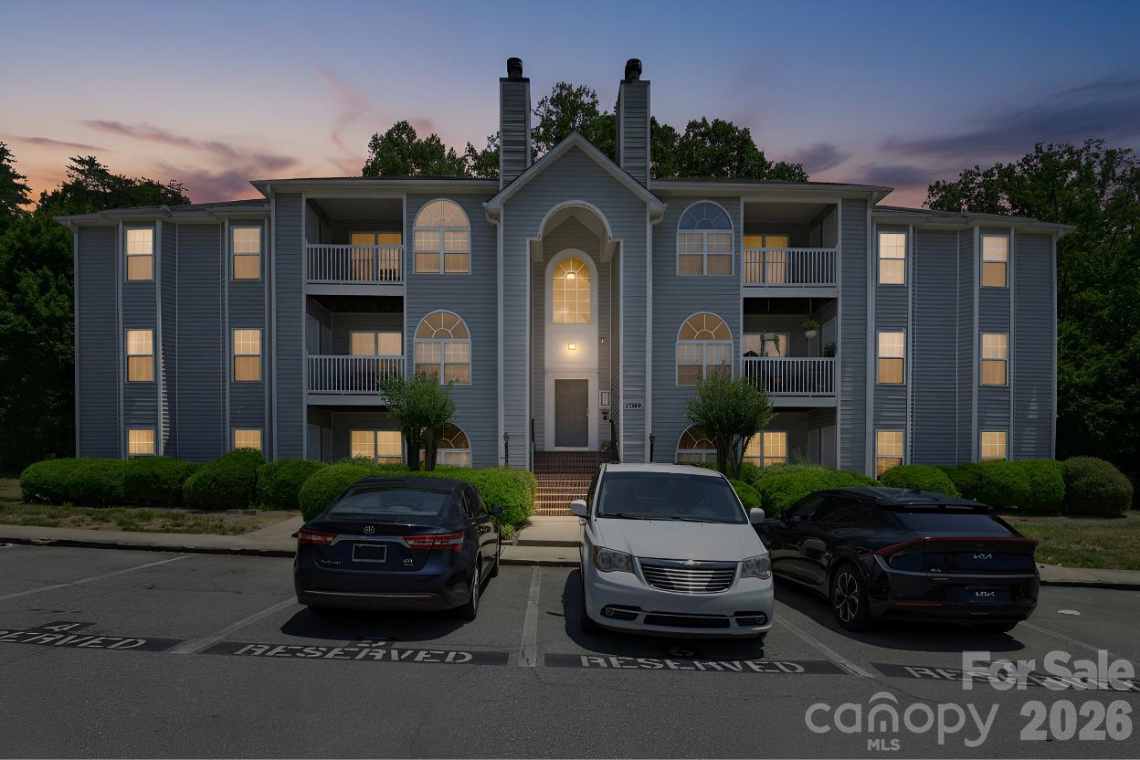 5008 Lawndale Drive Property Photo 2
