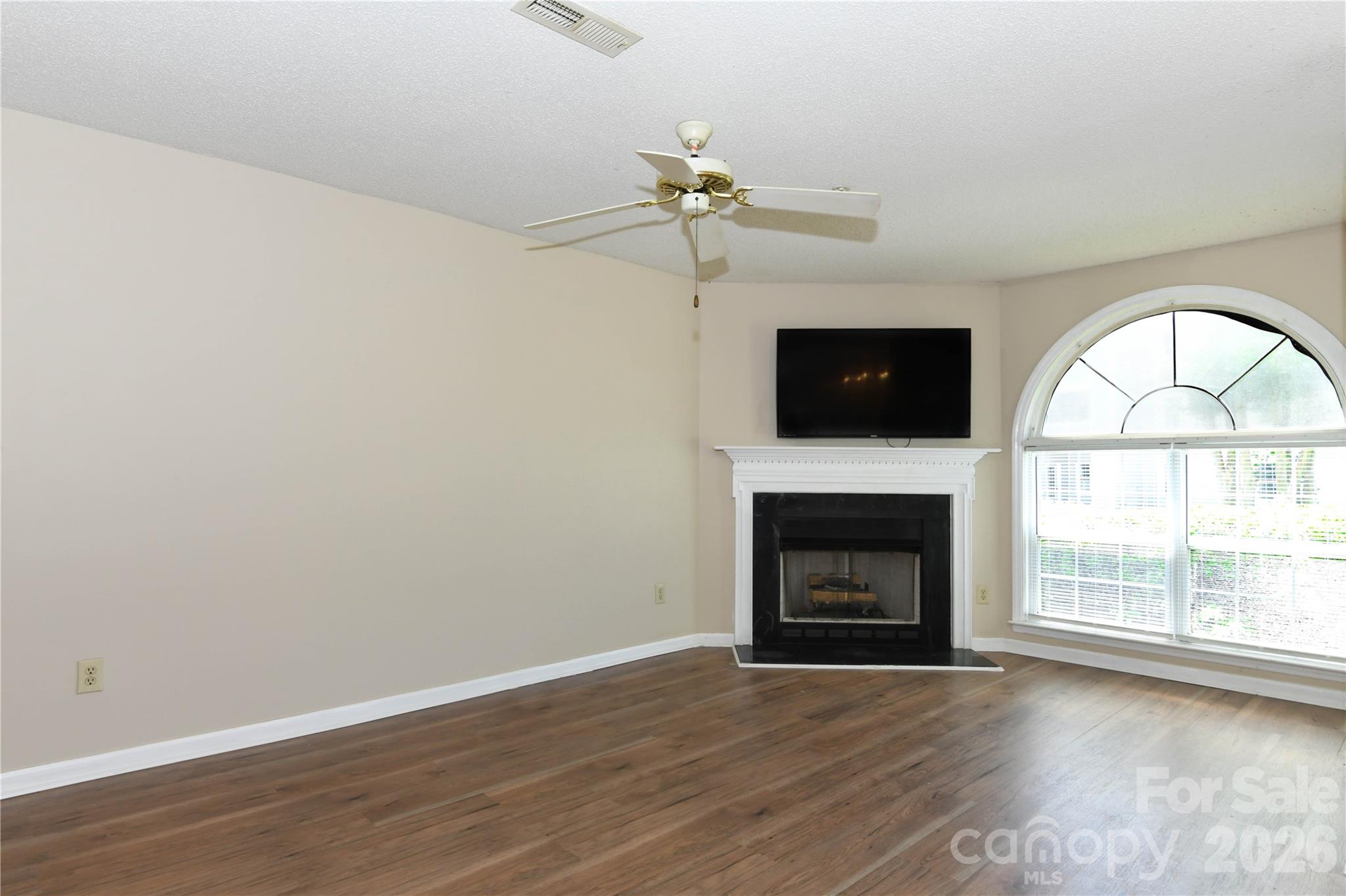 5008 Lawndale Drive Property Photo 7