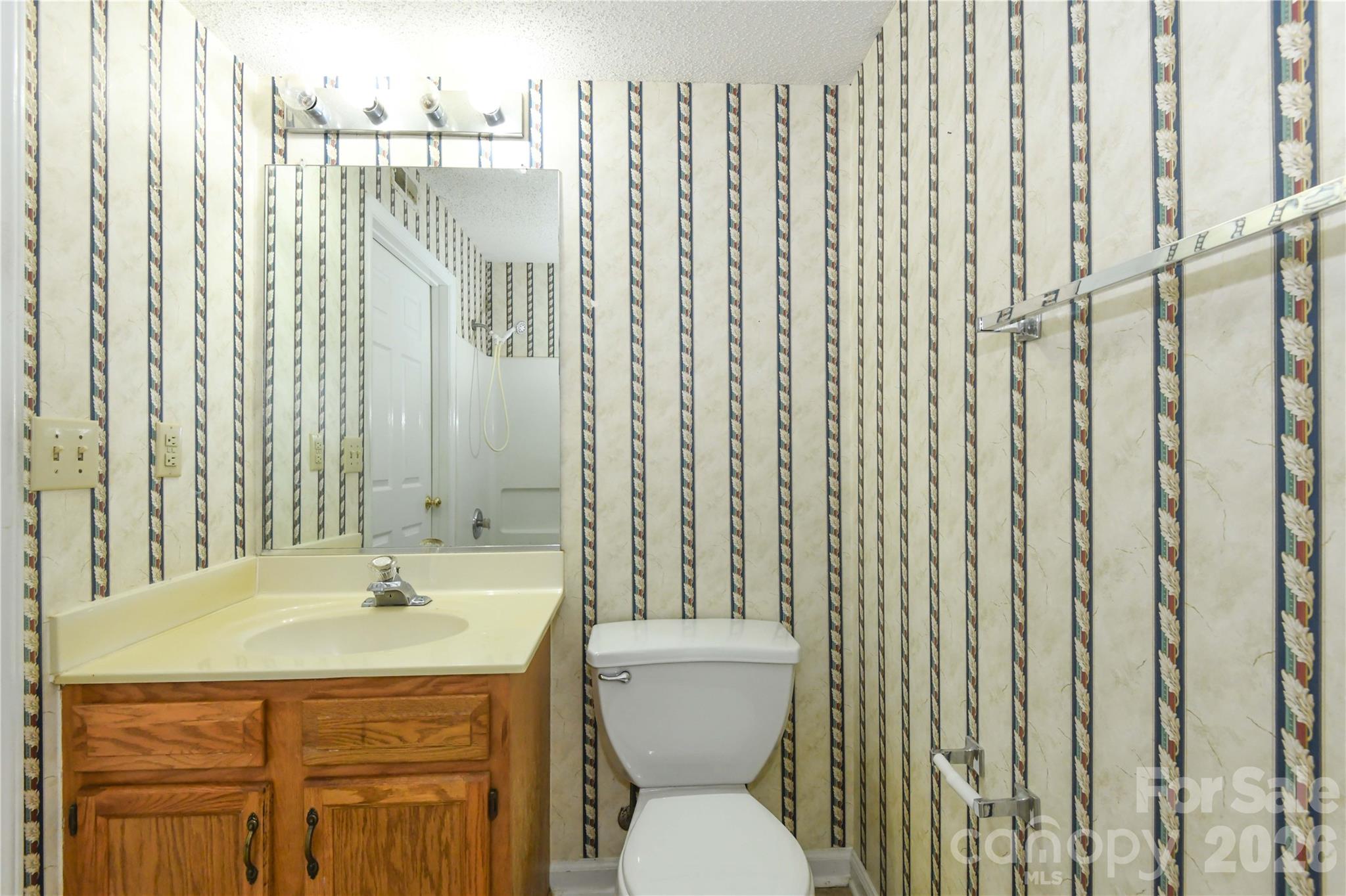 5008 Lawndale Drive Property Photo 17