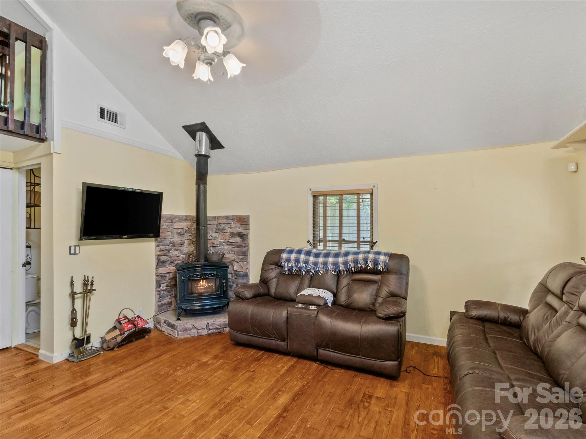 30 Clover Lane Property Photo 5