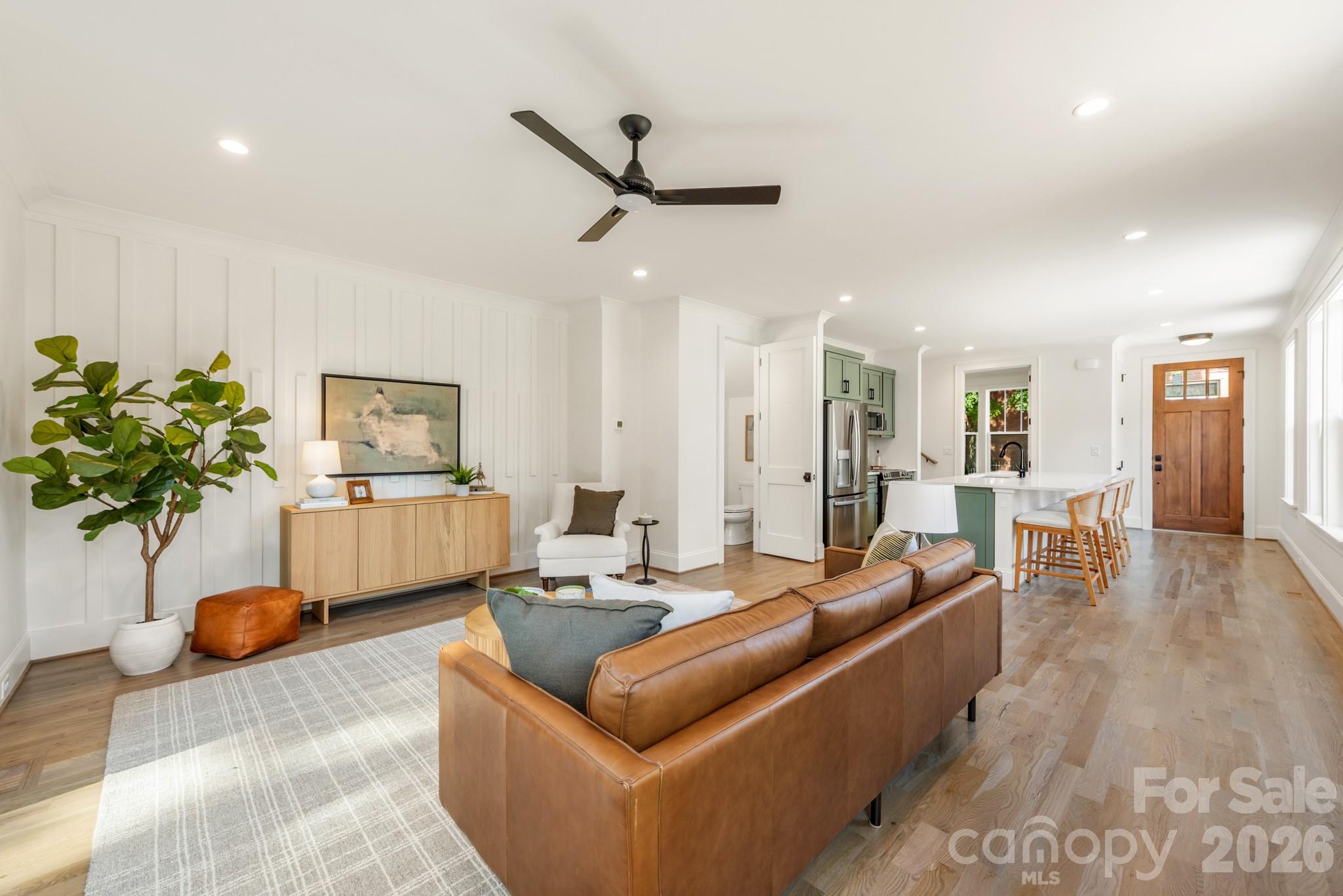 532 Campus Street Property Photo 6