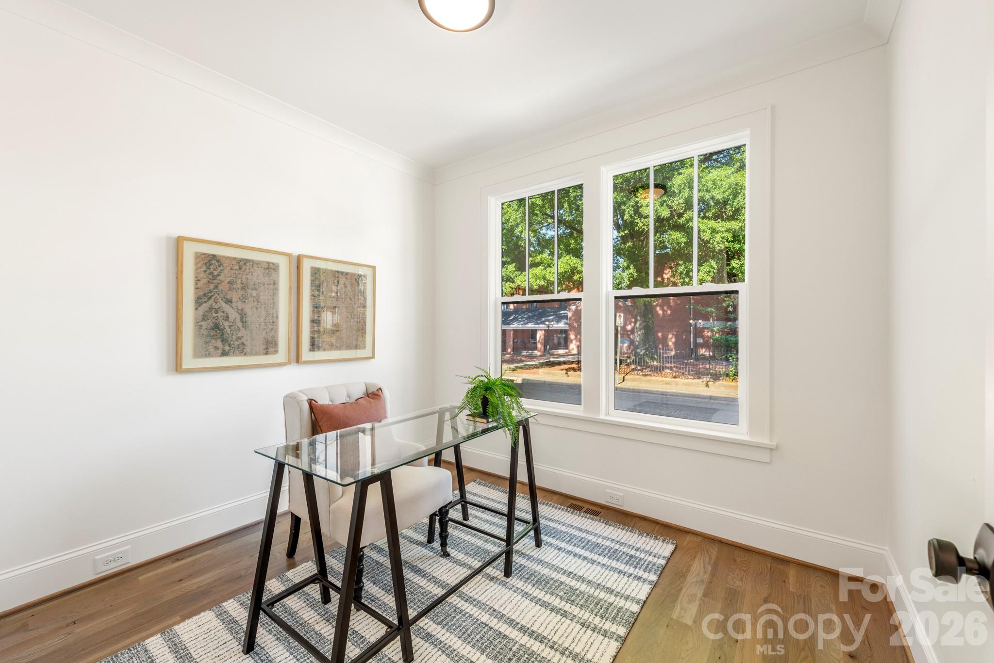 532 Campus Street Property Photo 8
