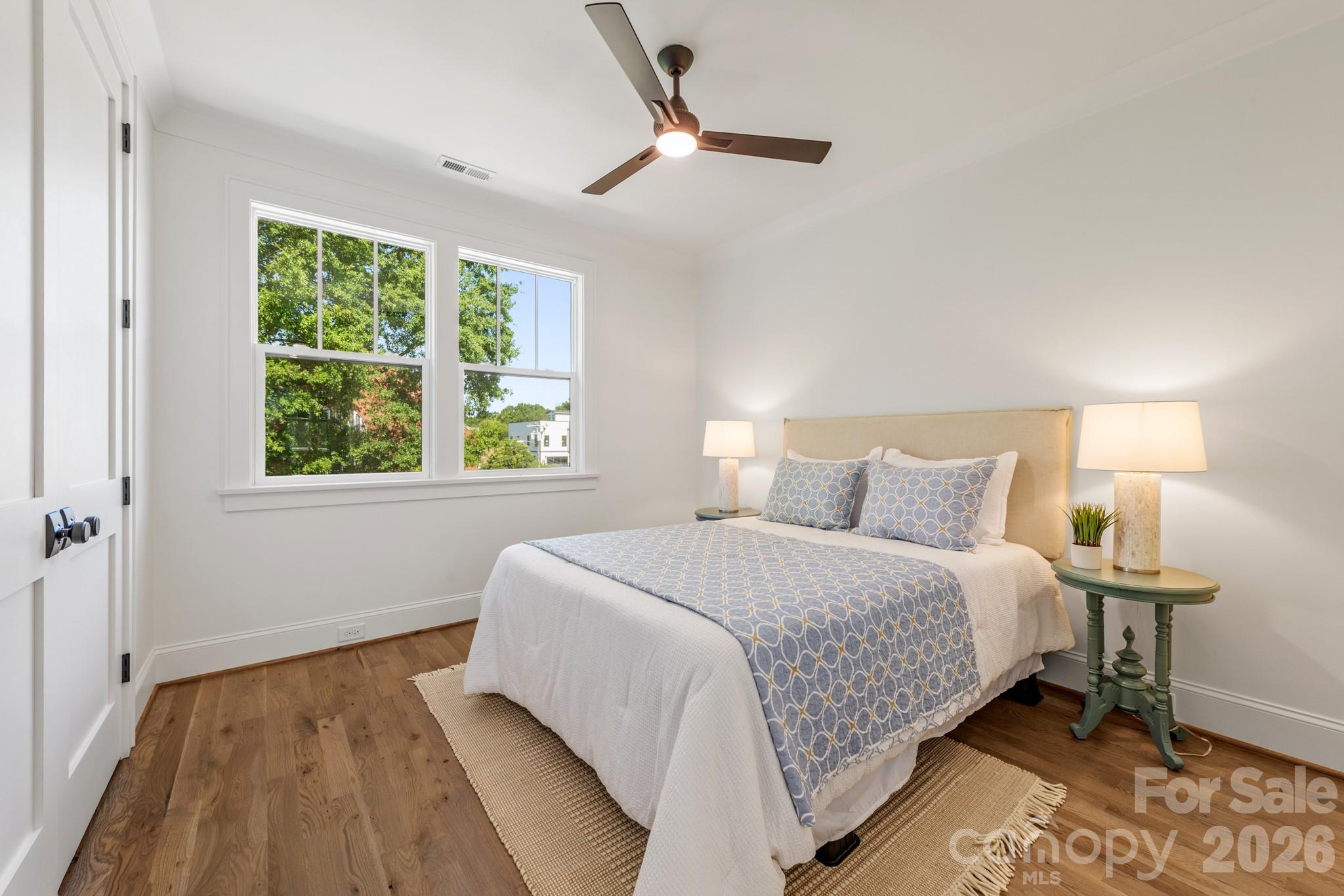 532 Campus Street Property Photo 23