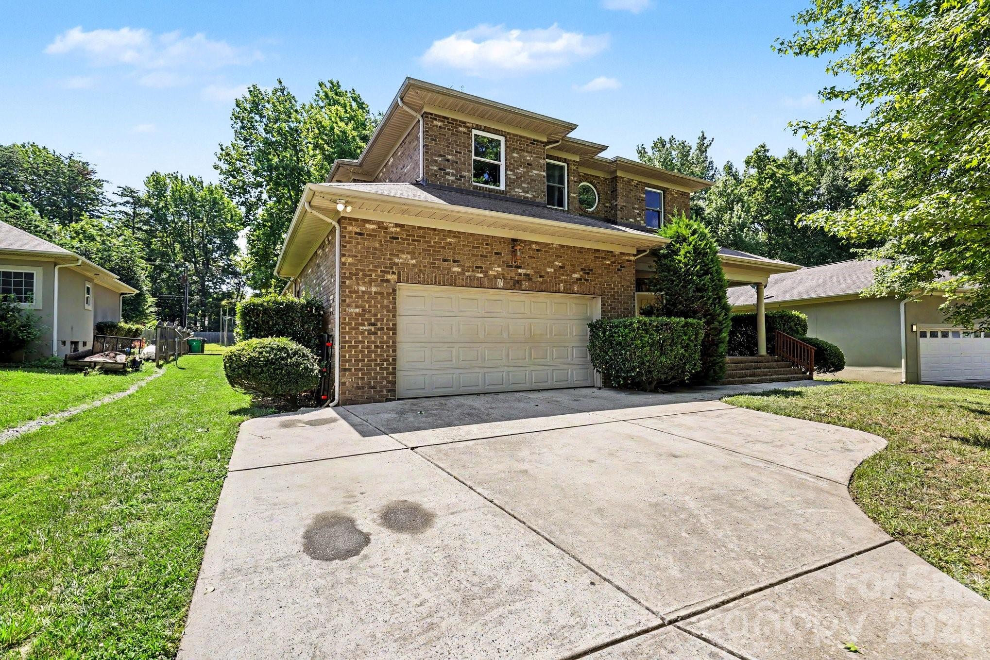 10130 Fairlea Drive Property Photo
